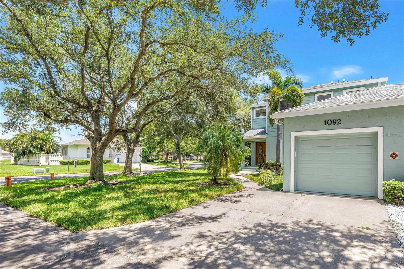 1092 SANABEL CT NE