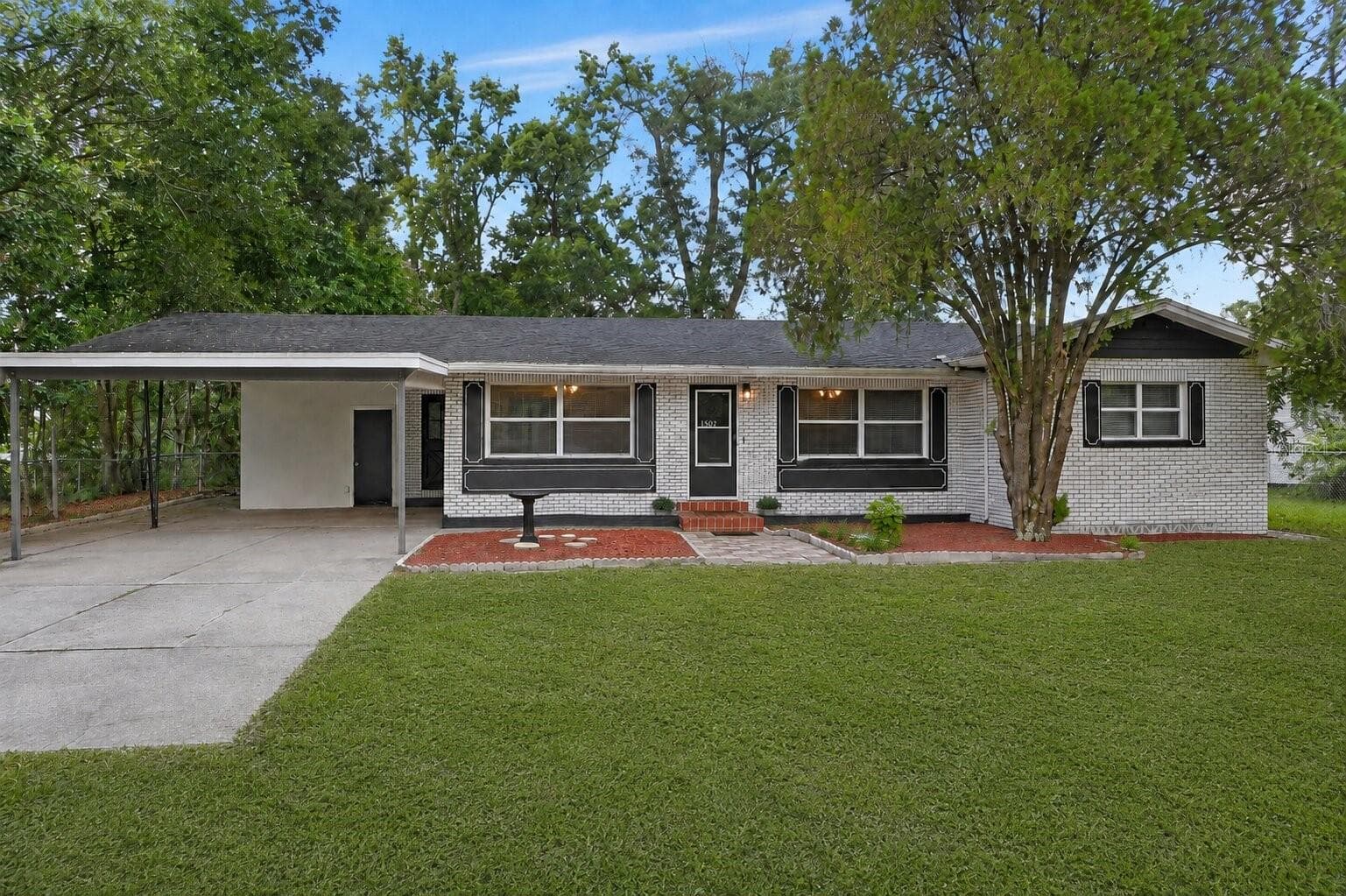 1502 STEVENS AVE