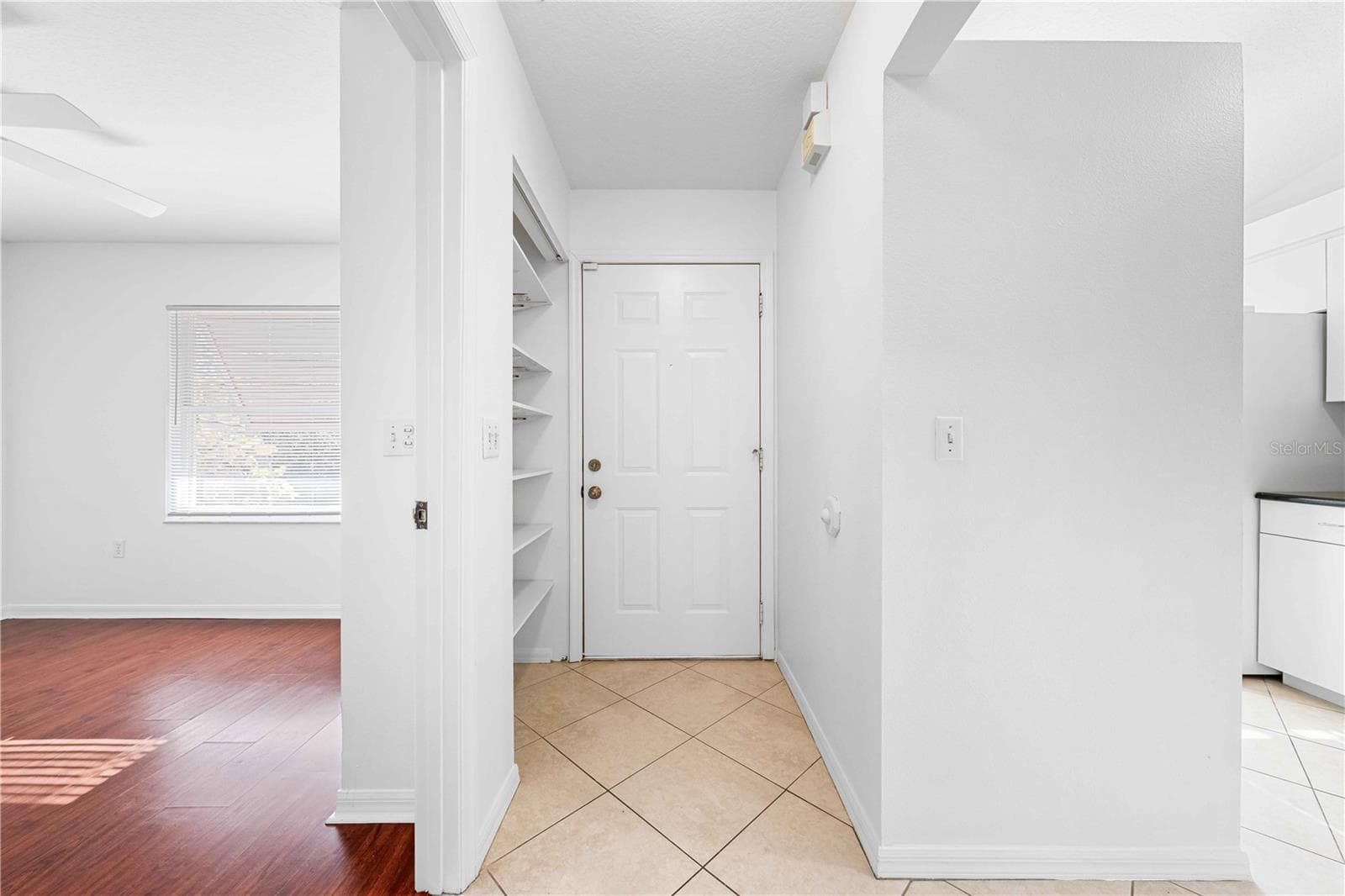 Condominium at 630 N JEFFERSON AVE #19, SARASOTA, photo 4 of 28