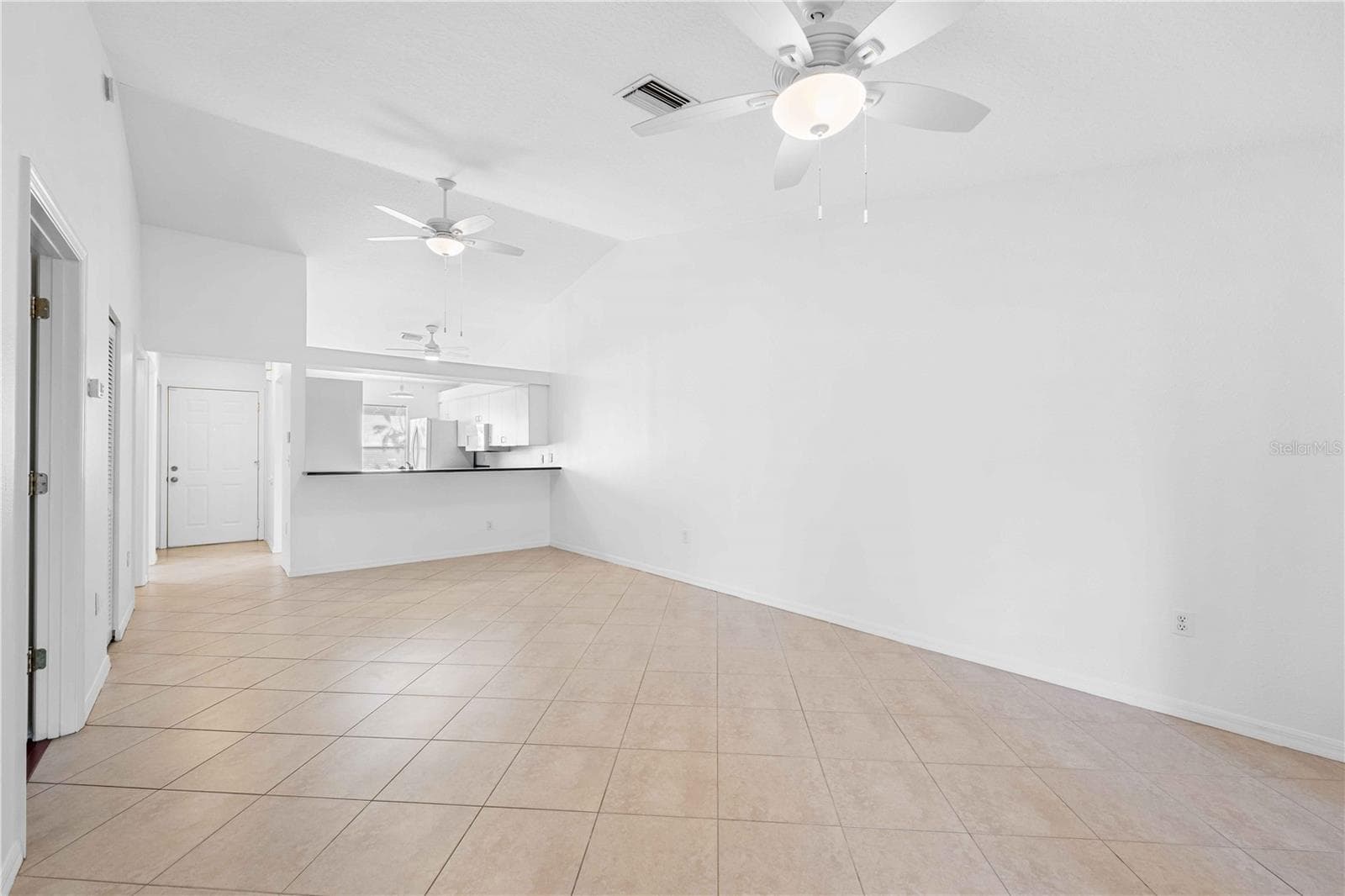 Condominium at 630 N JEFFERSON AVE #19, SARASOTA, photo 8 of 28