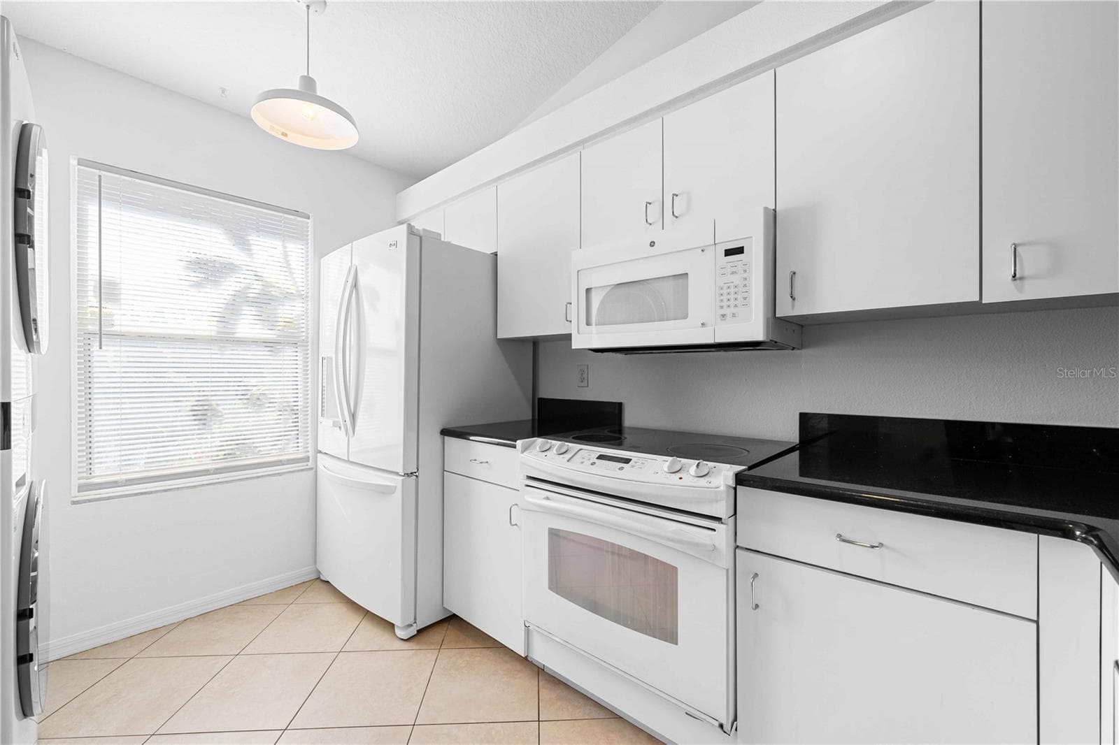 Condominium at 630 N JEFFERSON AVE #19, SARASOTA, photo 13 of 28