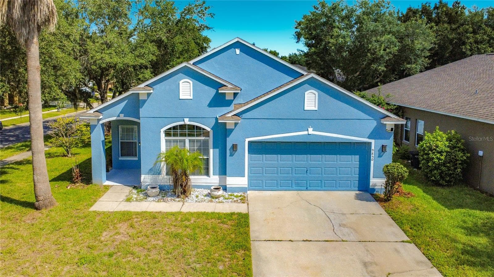 9850 HIDDEN DUNES LN