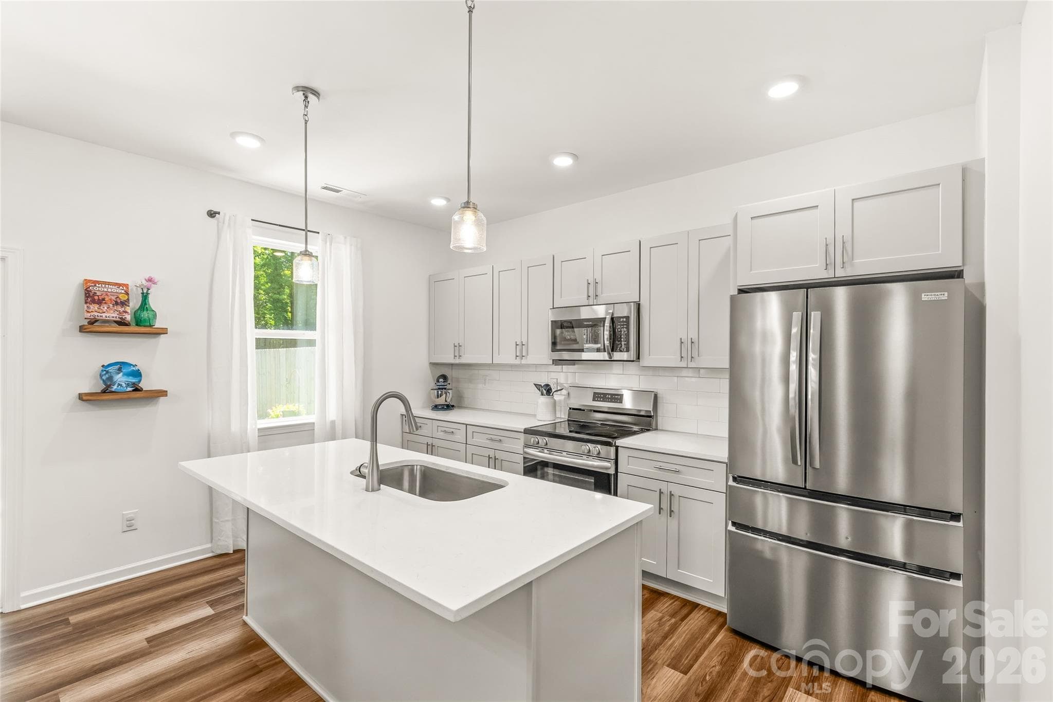 Natural Light! - 1913 Marlwood Circle, Charlotte
