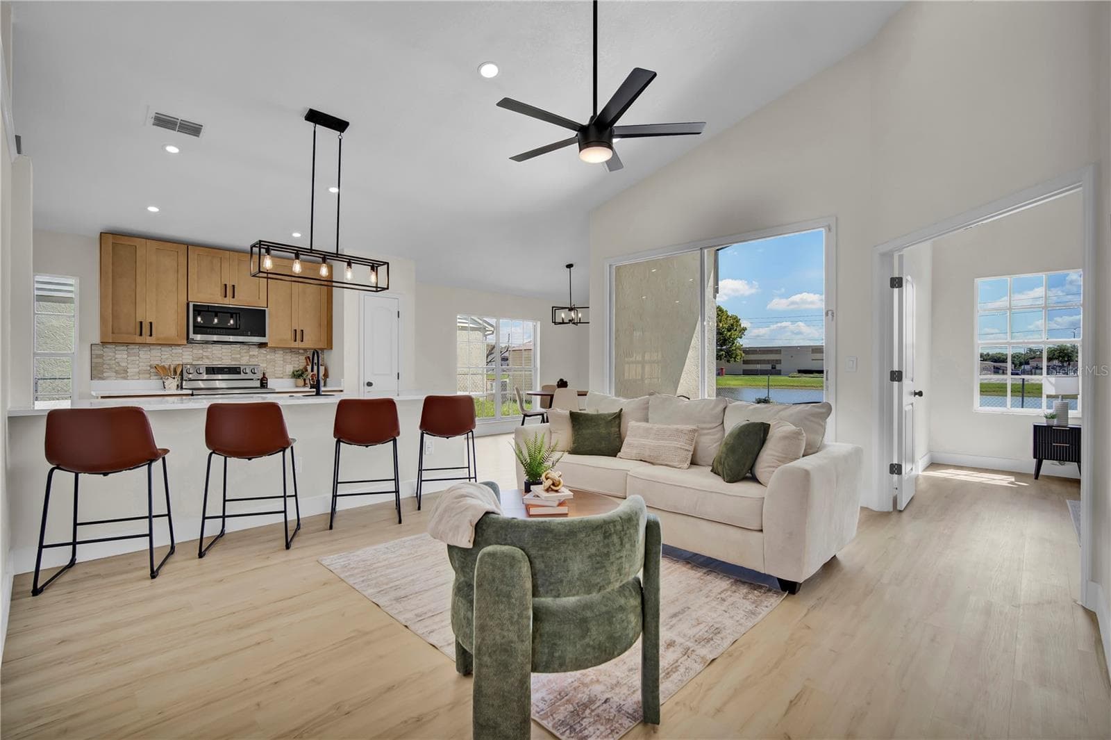 Single Family Residence at 8320 SOUTHERN FOREST DR, ORLANDO, photo 4 of 23