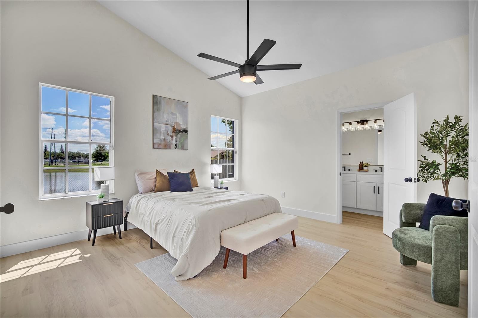 Spacious master suite - 8320 SOUTHERN FOREST DR, ORLANDO