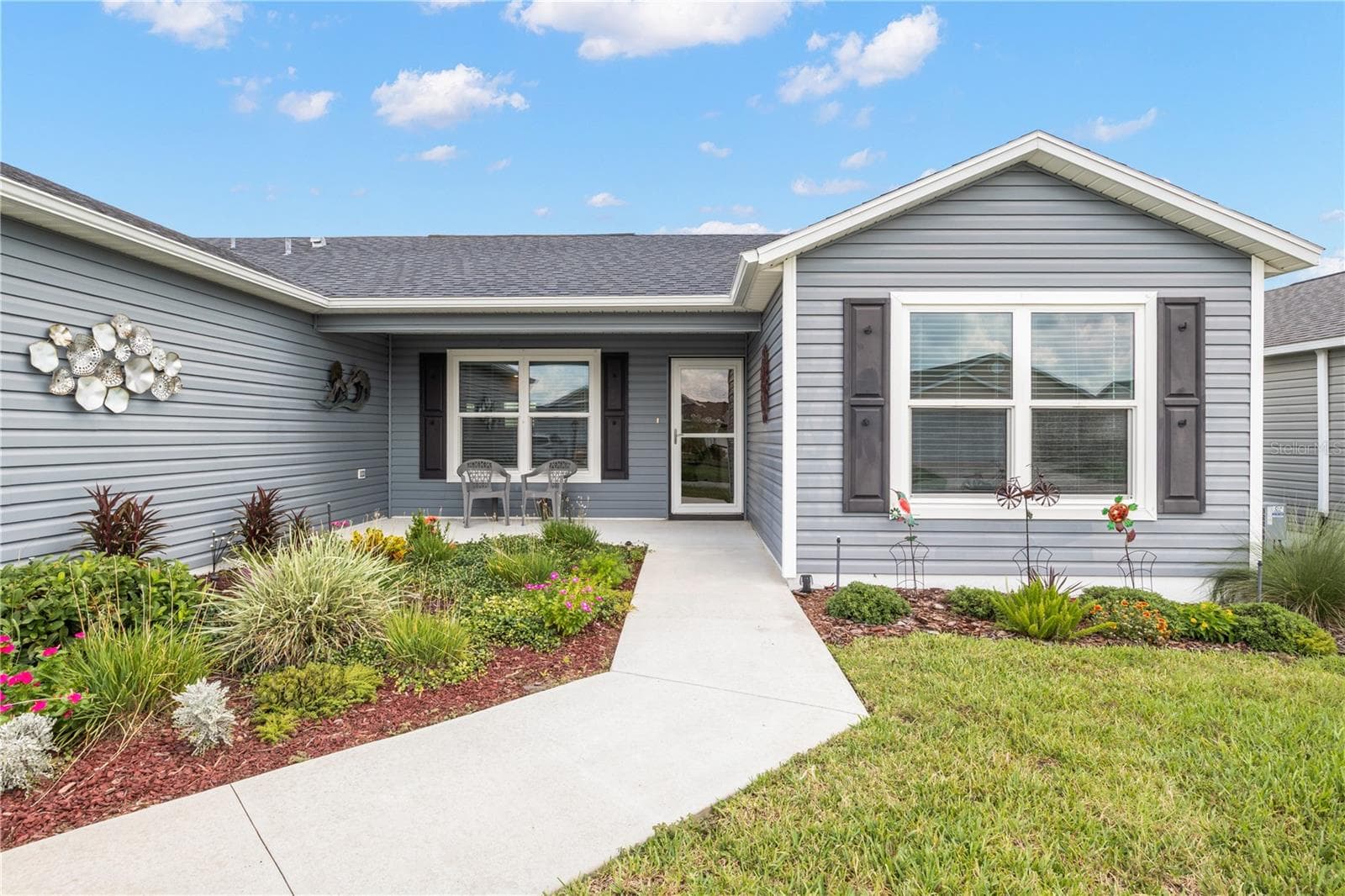 Single Family Residence at 301 KLAMUT CT, THE VILLAGES, photo 3 of 38
