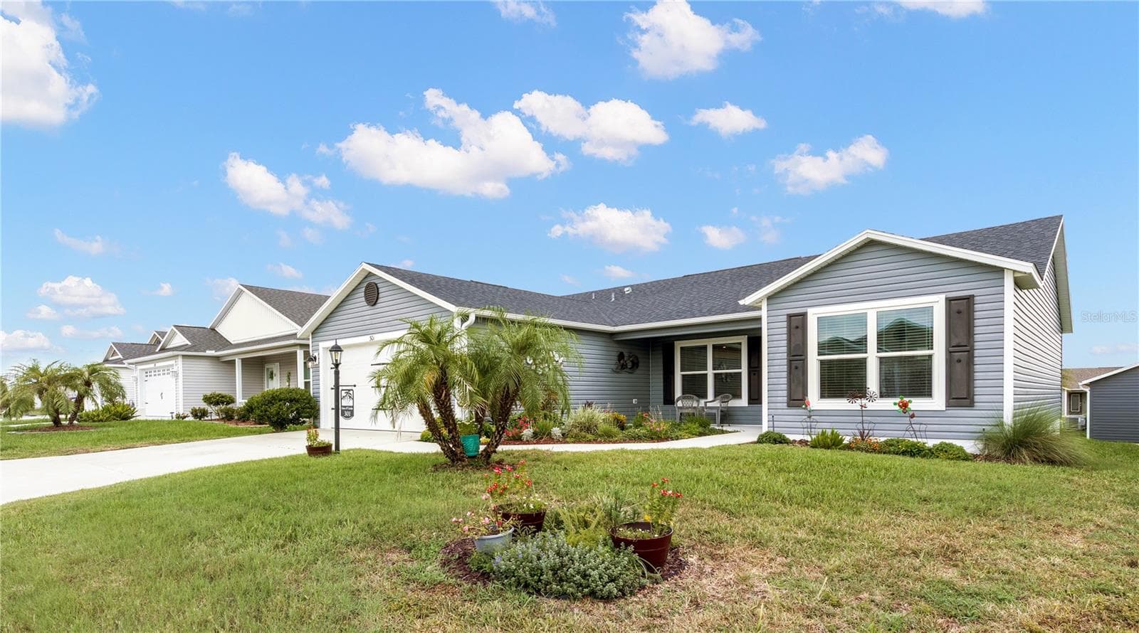 Single Family Residence at 301 KLAMUT CT, THE VILLAGES, photo 4 of 38
