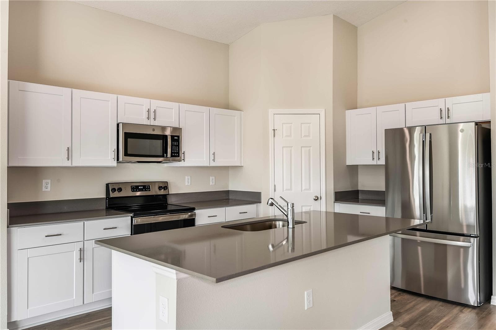 Single Family Residence at 36644 THORNHEDGE DR, ZEPHYRHILLS, photo 2 of 29