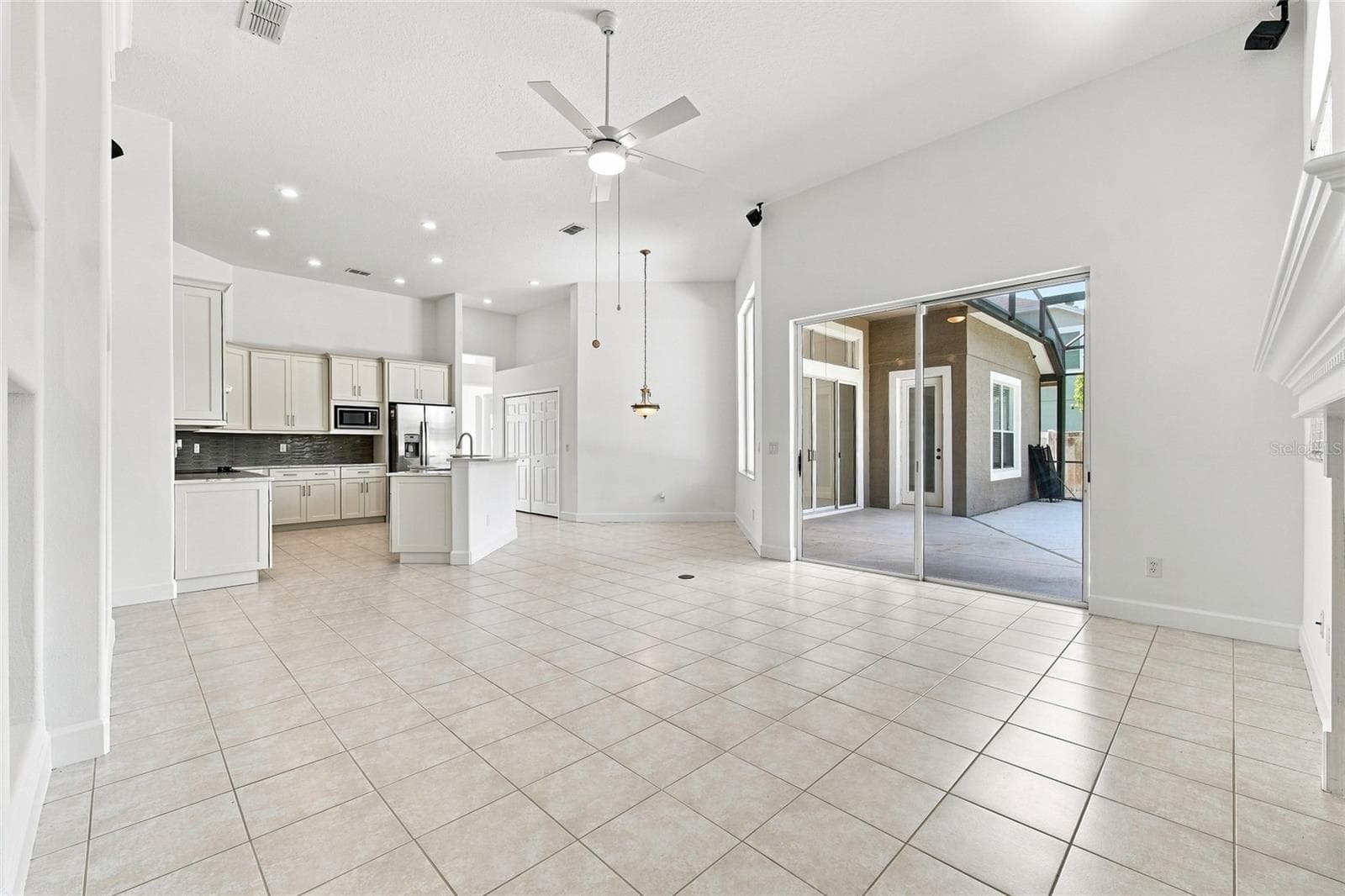 Kitchen/Breakfast area - 10008 CANOPY TREE CT, ORLANDO