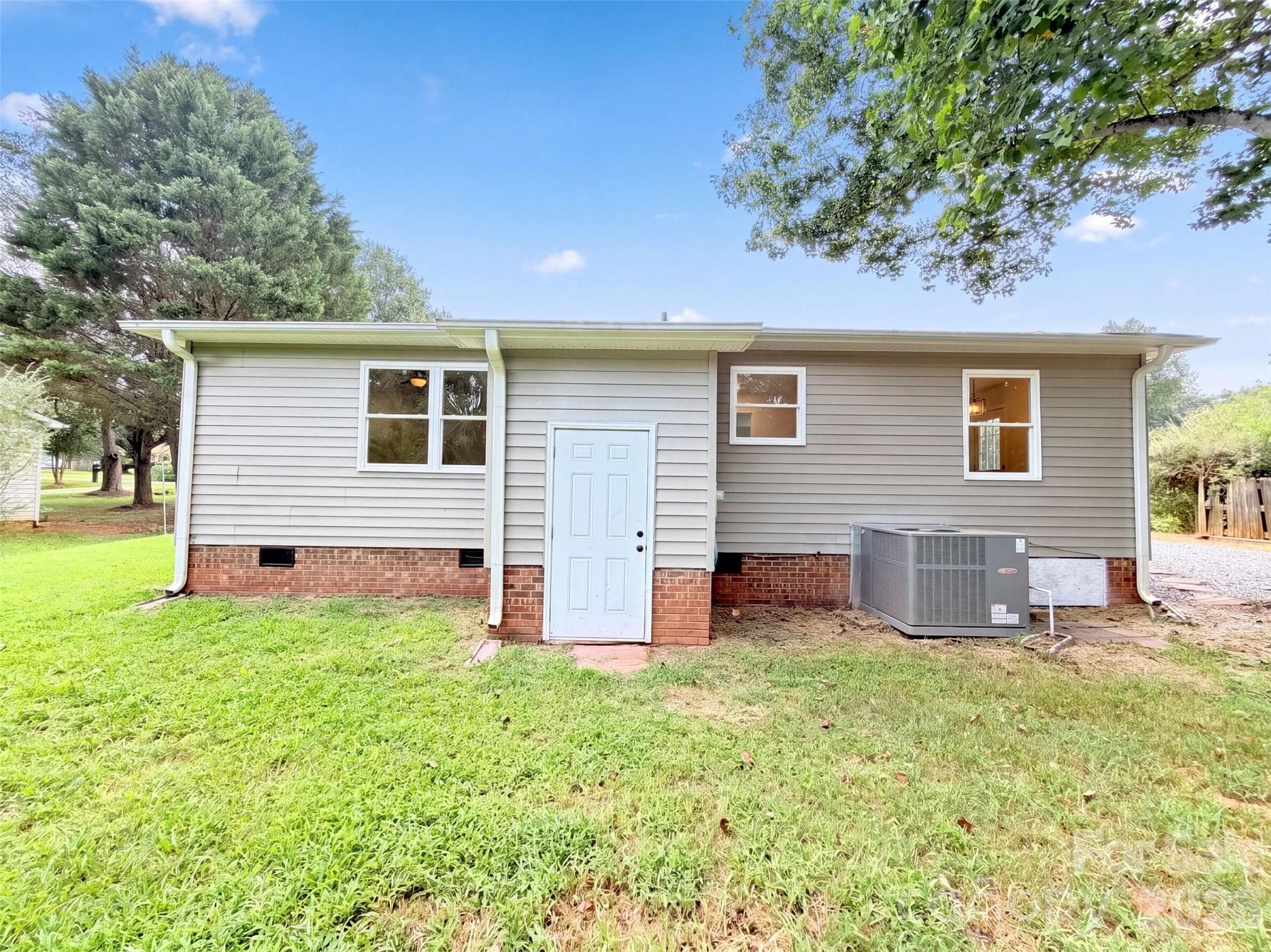 Single Family Residence at 8332 Clear Meadow Lane, Charlotte, photo 5 of 15