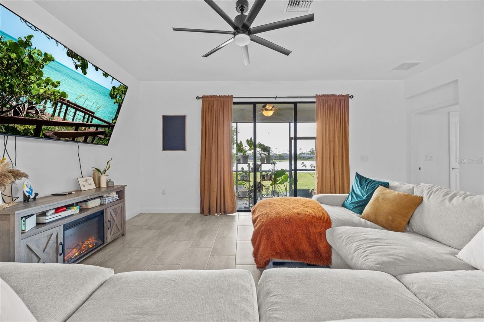 Single Family Residence at 13845 PINE LODGE LN, FORT MYERS, photo 7 of 47