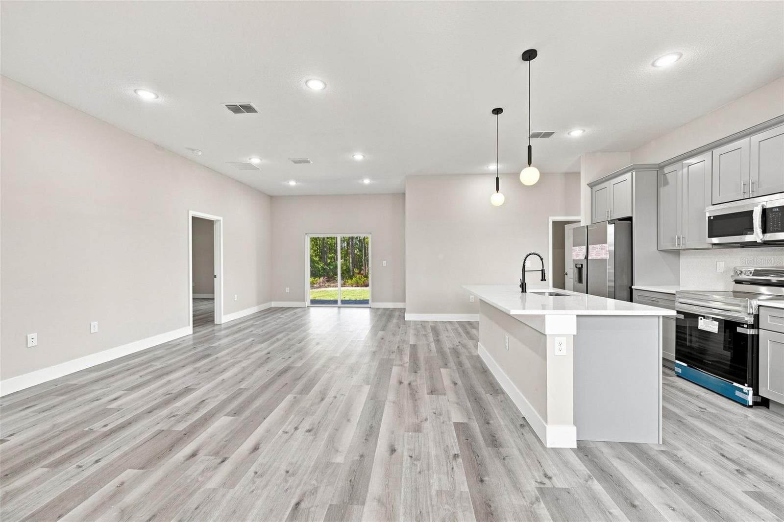 Single Family Residence at 748 MARION OAKS MNR, OCALA, photo 9 of 37