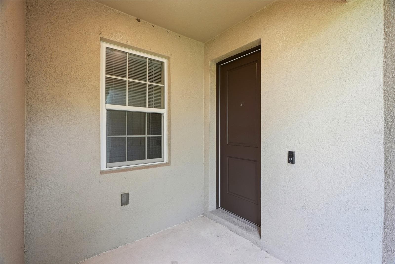 Private entrance - 5282 NEIL DR, ST PETERSBURG