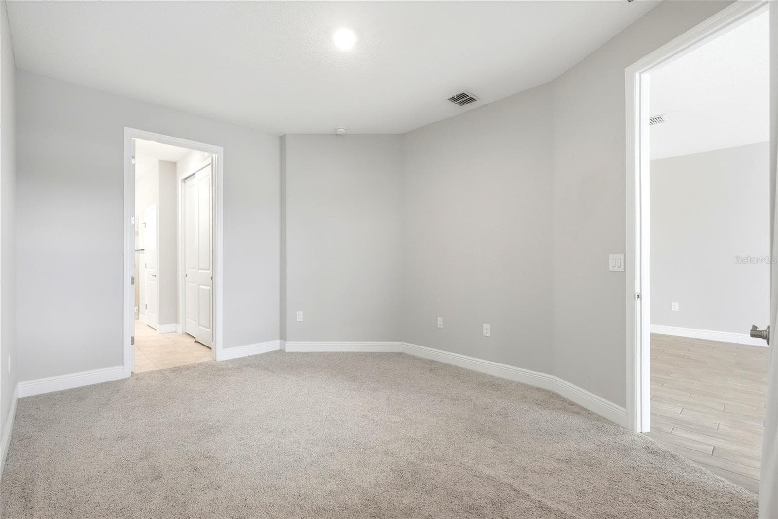Primary bedroom on first floor - 5282 NEIL DR, ST PETERSBURG