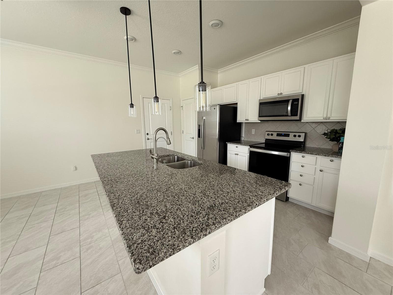 Townhouse at 14486 SAPELO BEACH DR, ORLANDO, photo 6 of 31