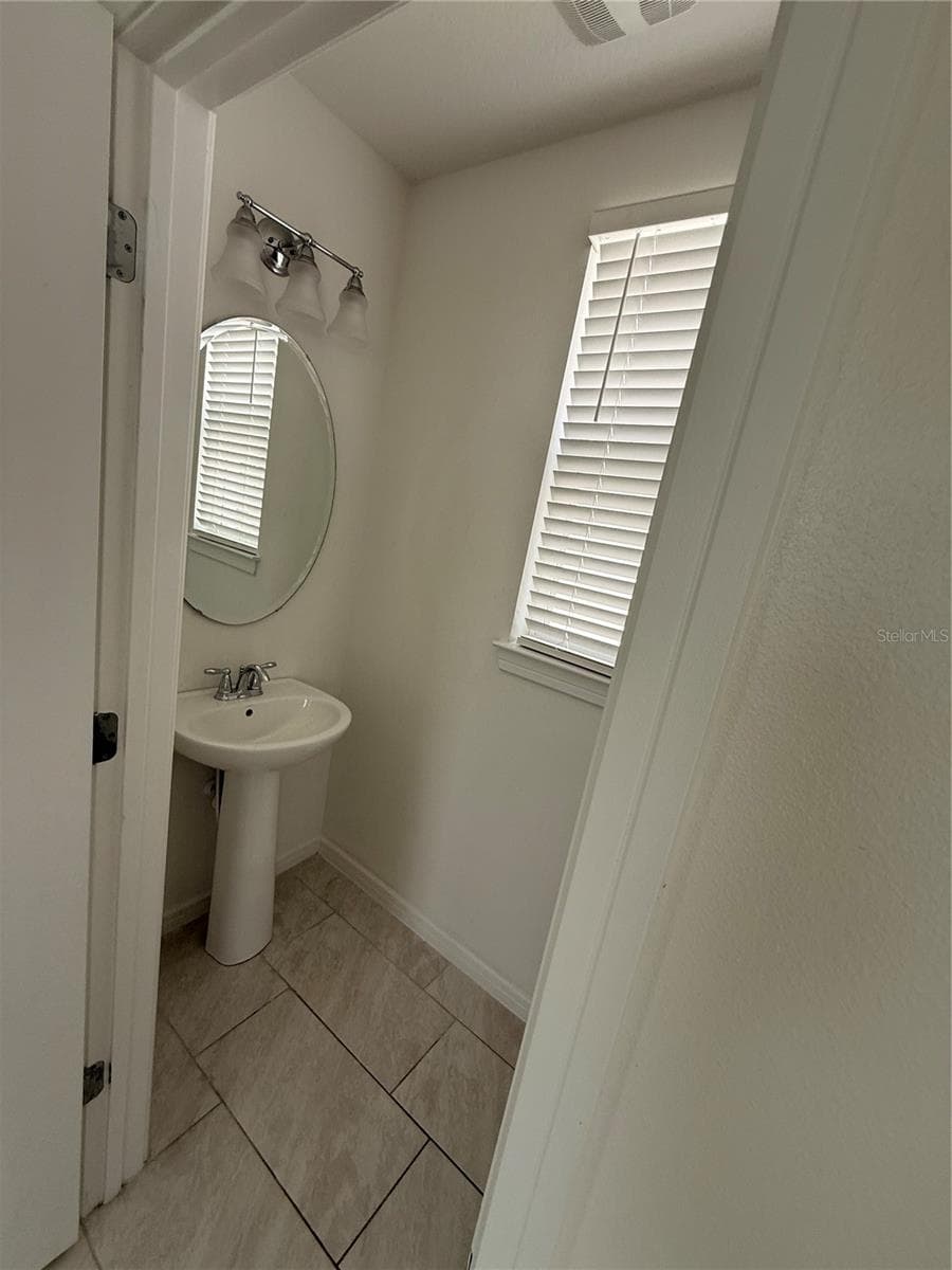 Townhouse at 14486 SAPELO BEACH DR, ORLANDO, photo 8 of 31