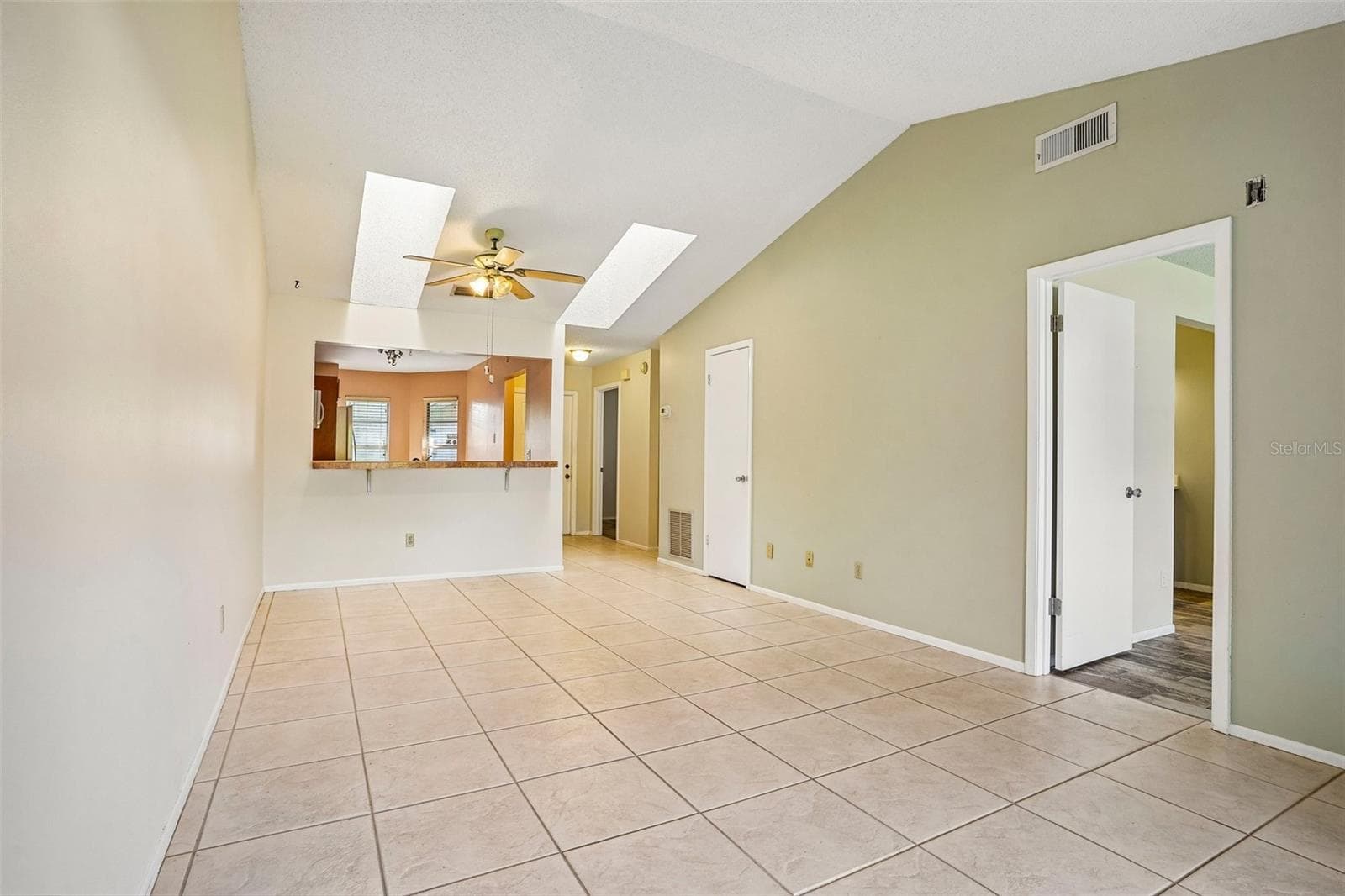 Condominium at 170 HILL ST, CASSELBERRY, photo 6 of 28