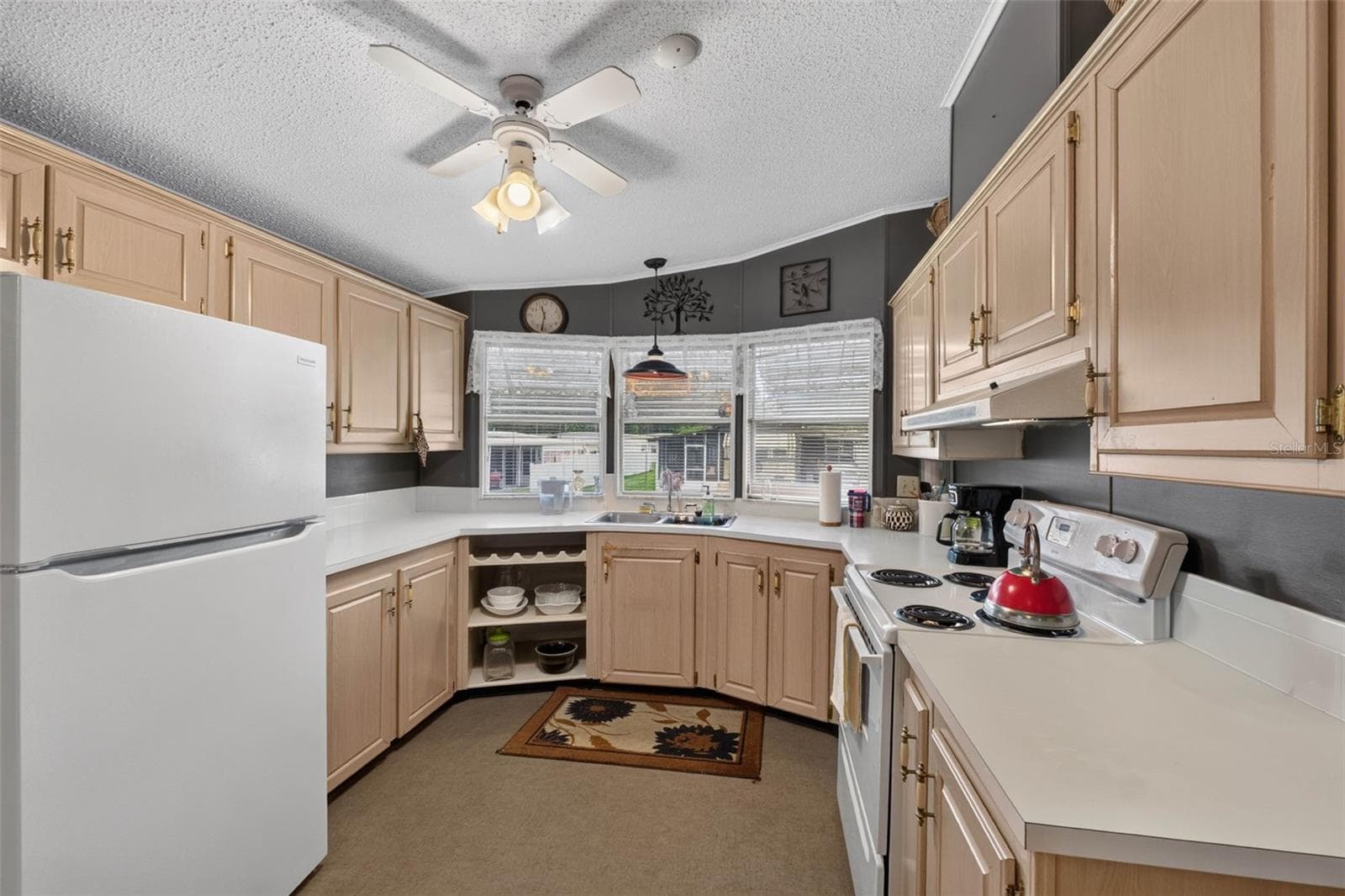 Manufactured Home at 39200 OLA AVE, ZEPHYRHILLS, photo 18 of 49