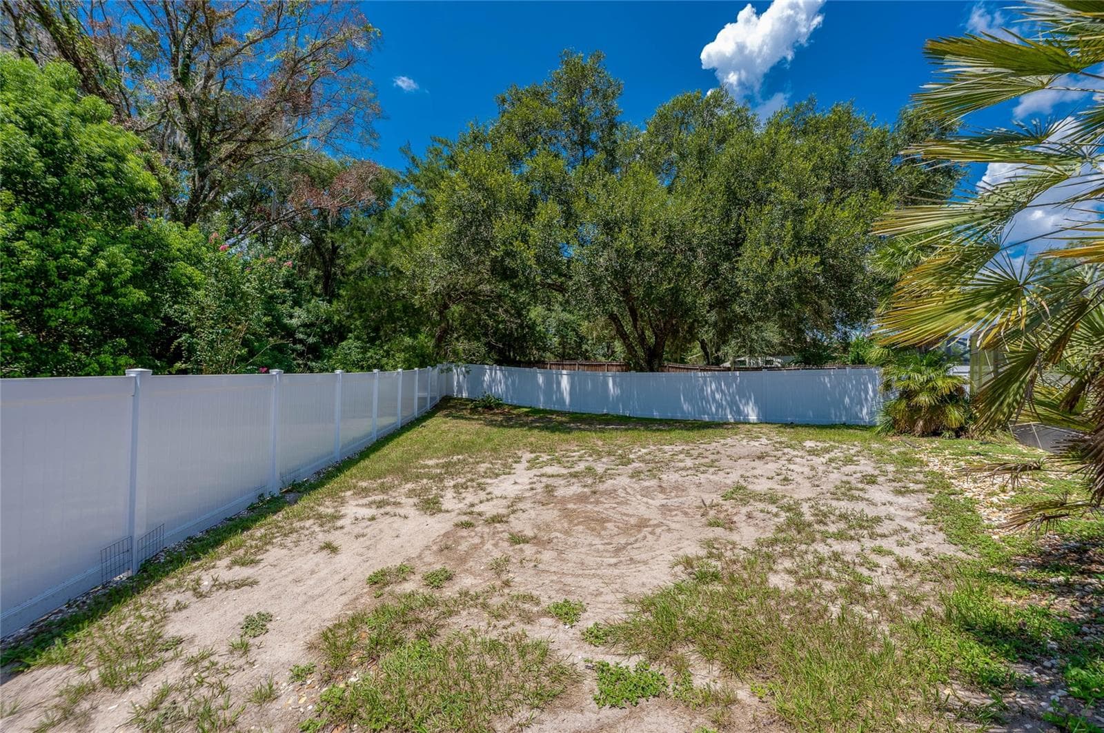 NEW Vinyl Fencing! - 1040 W VILLAGE GREEN RD, DELAND