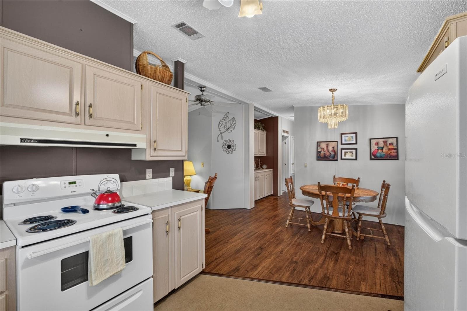 Manufactured Home at 39200 OLA AVE, ZEPHYRHILLS, photo 13 of 49