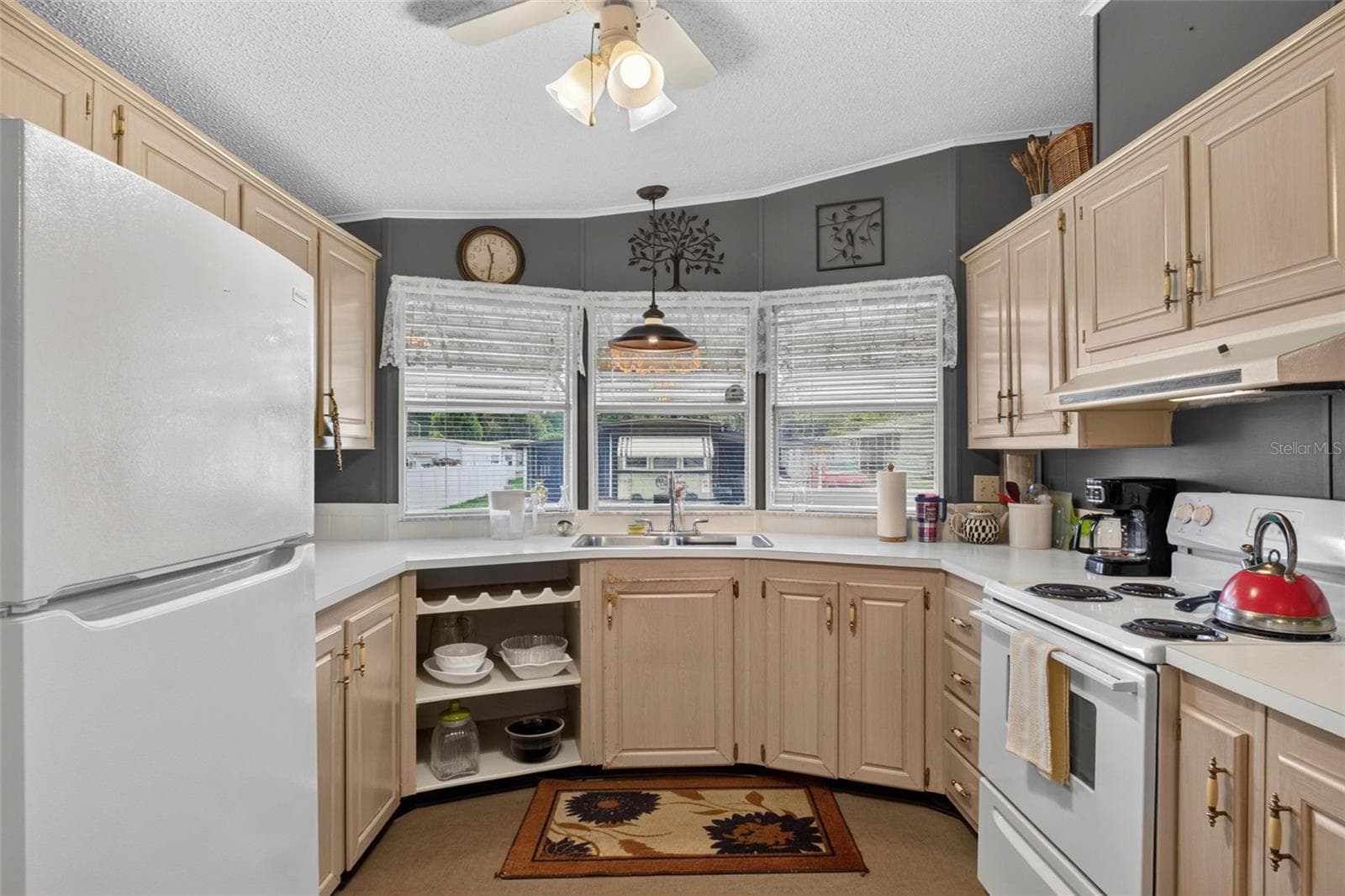 Manufactured Home at 39200 OLA AVE, ZEPHYRHILLS, photo 16 of 49