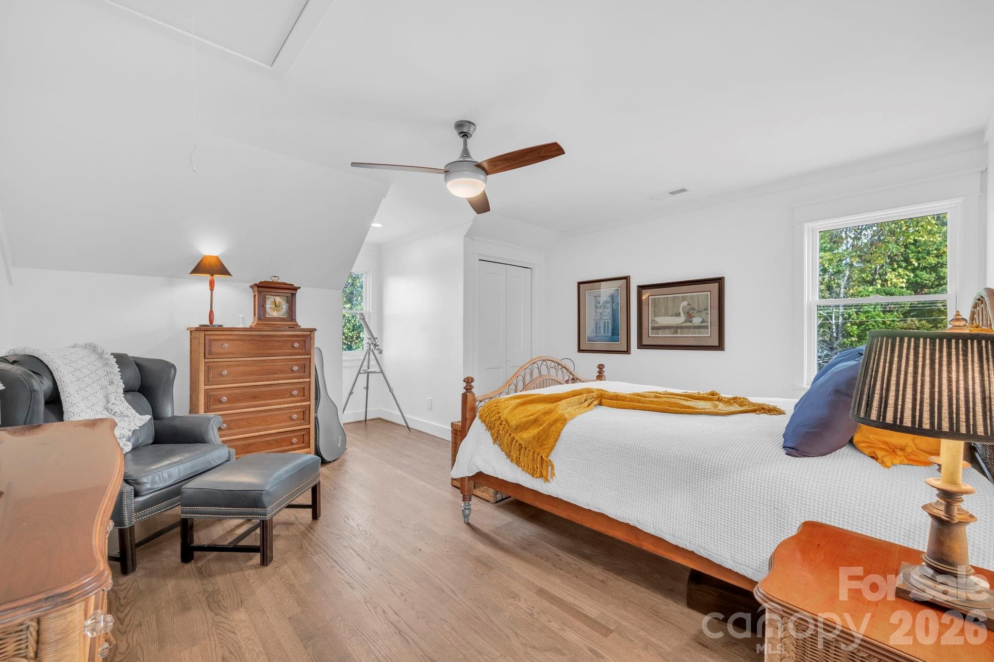 Large second floor guest bedroom with ceiling fan - 1260 Beaver Island Trail Road, Walnut Cove