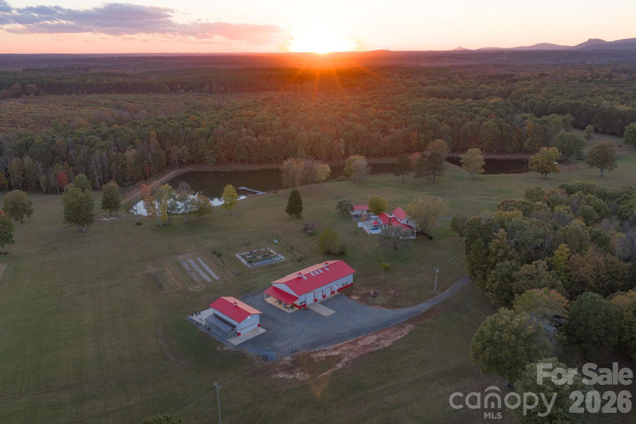 Privacy, seclusion, and ample space for horses, animals, farming, and much more - 1260 Beaver Island Trail Road, Walnut Cove