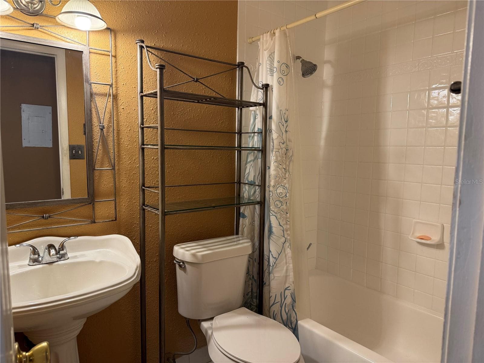 Condominium at 8542 10TH ST N #C, ST PETERSBURG, photo 9 of 22