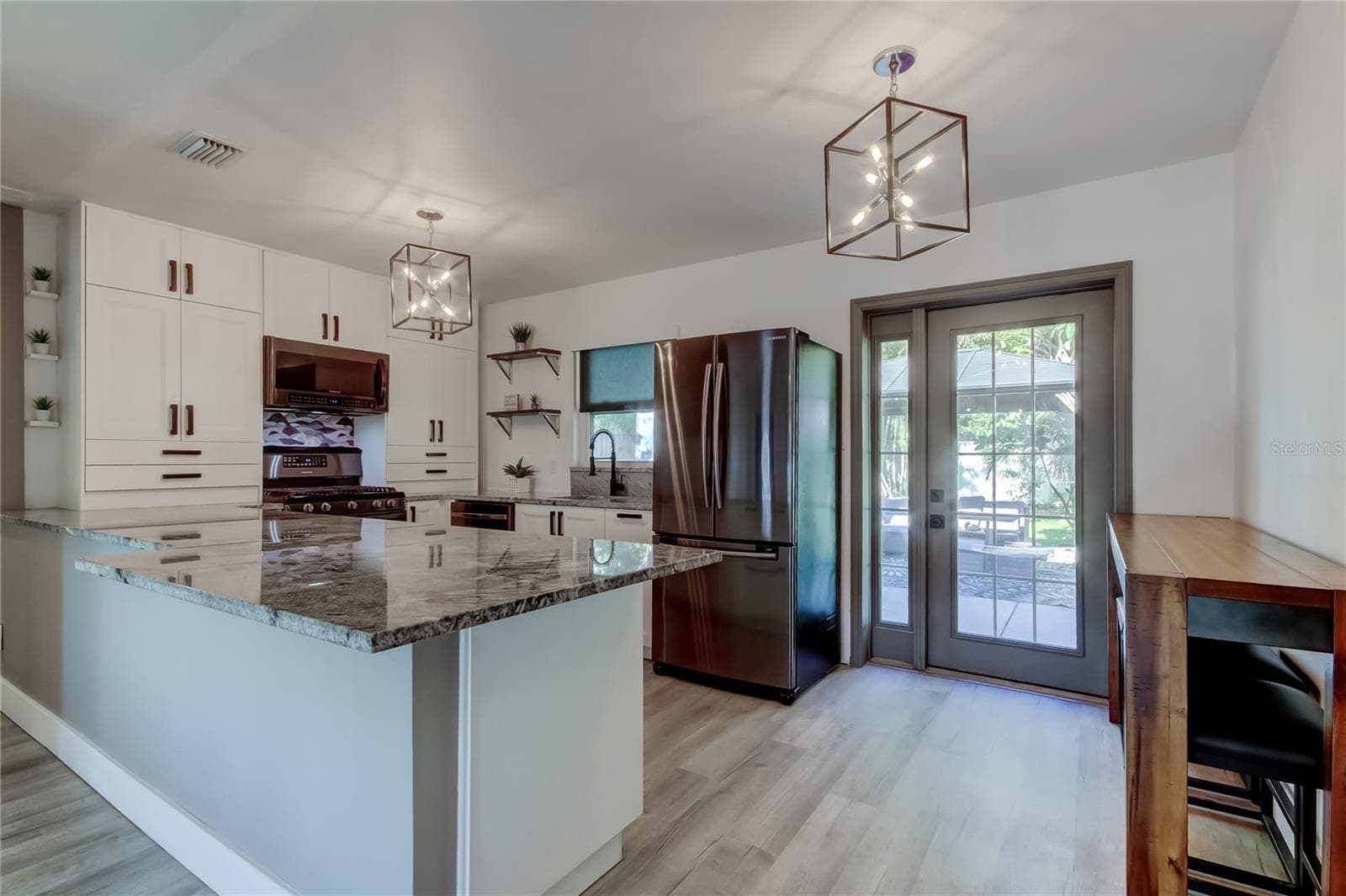 stunning kitchen - 375 10TH AVE N, SAFETY HARBOR