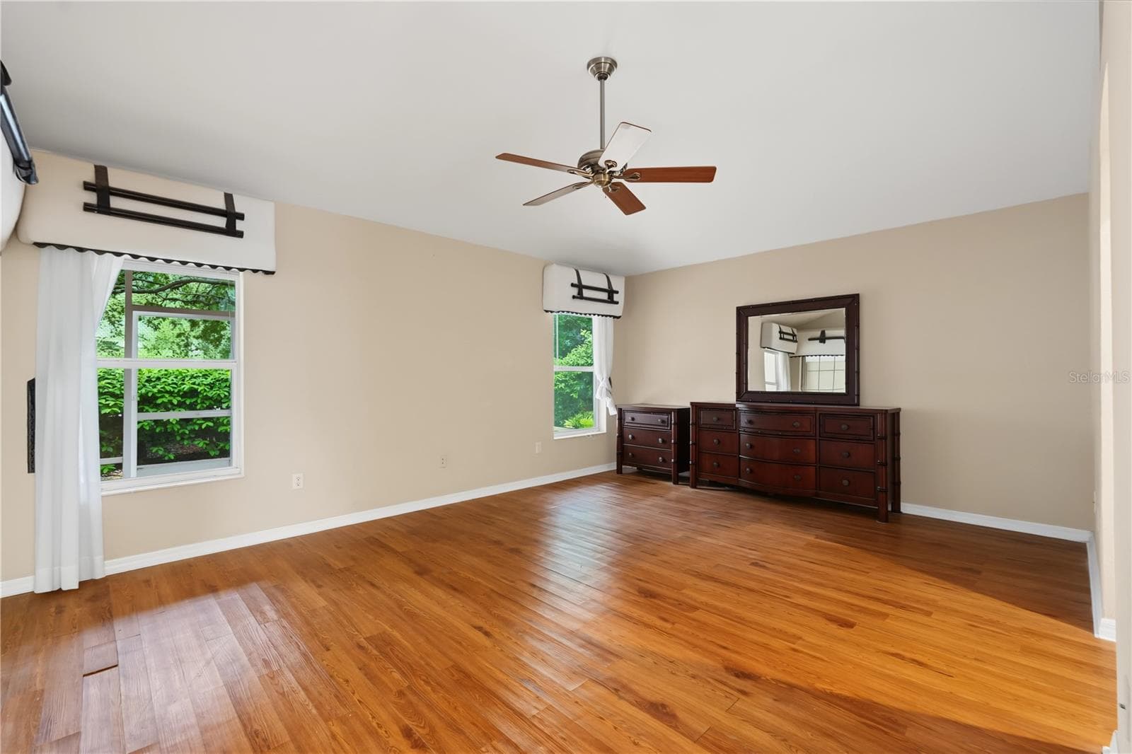 Single Family Residence at 556 KINGSTON WAY, THE VILLAGES, photo 12 of 38