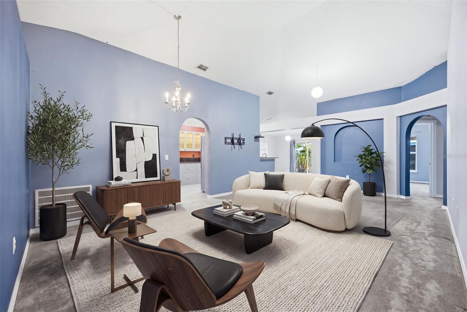 HUGE living room - 10412 FLY FISHING ST, RIVERVIEW
