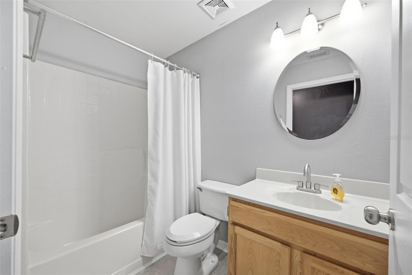 Guest Bathroom - 10412 FLY FISHING ST, RIVERVIEW
