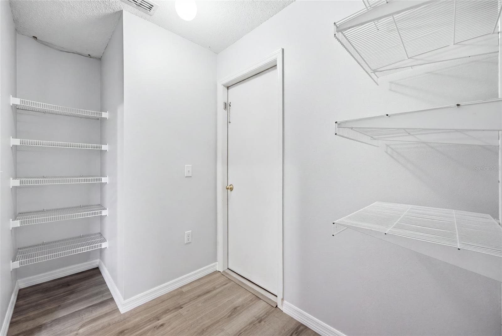 Laundry/Mud Room/Pantry, with access to the garage - 10412 FLY FISHING ST, RIVERVIEW