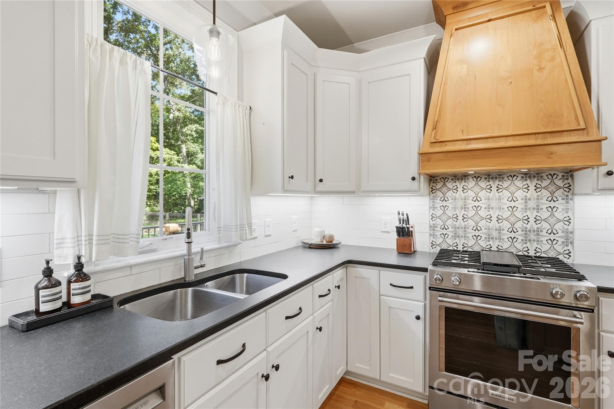 Single Family Residence at 10154 Jim Sossoman Road, Midland, photo 20 of 48