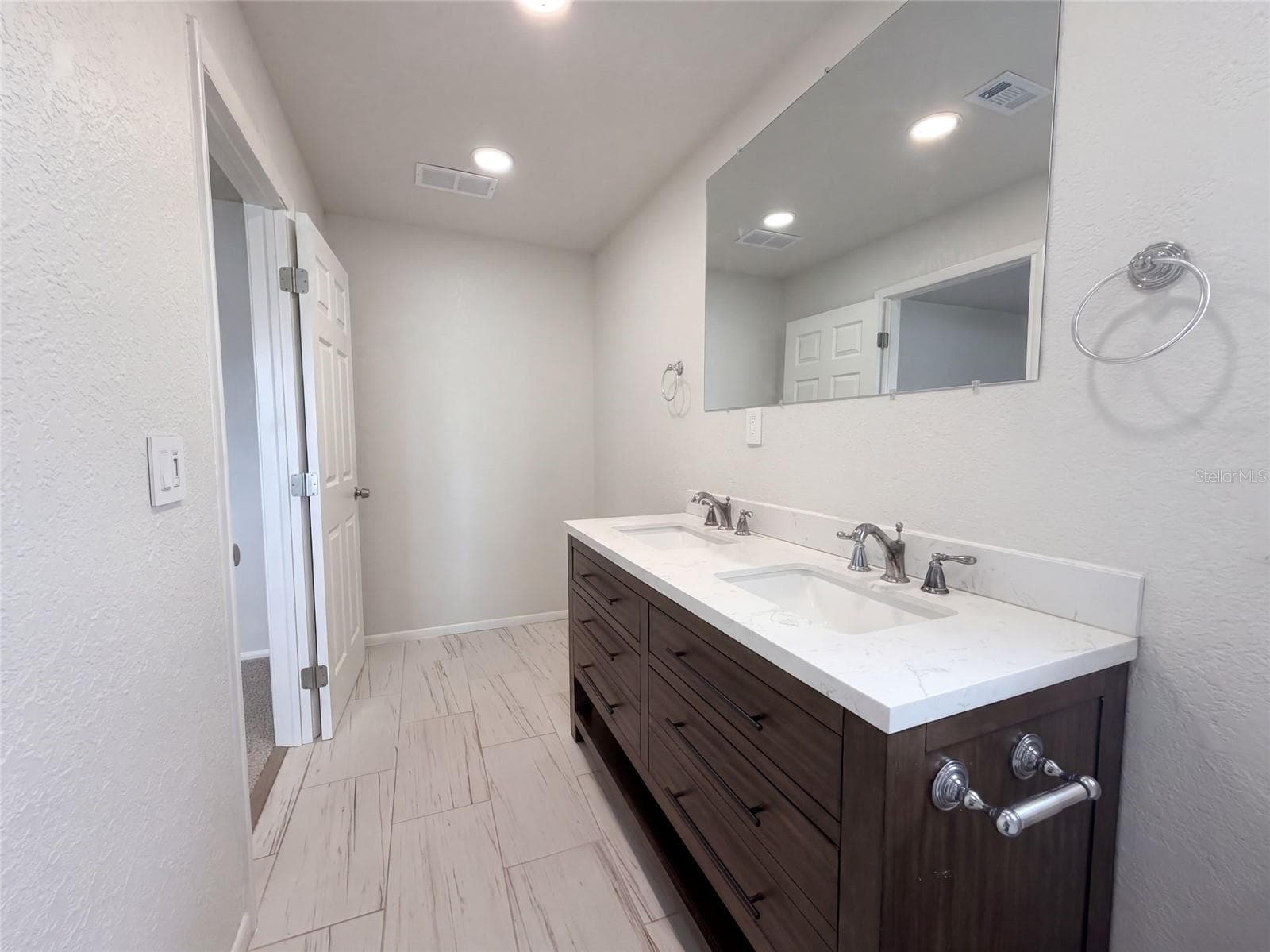 Single Family Residence at 124 SAN BENITO AVE, NORTH PORT, photo 3 of 23