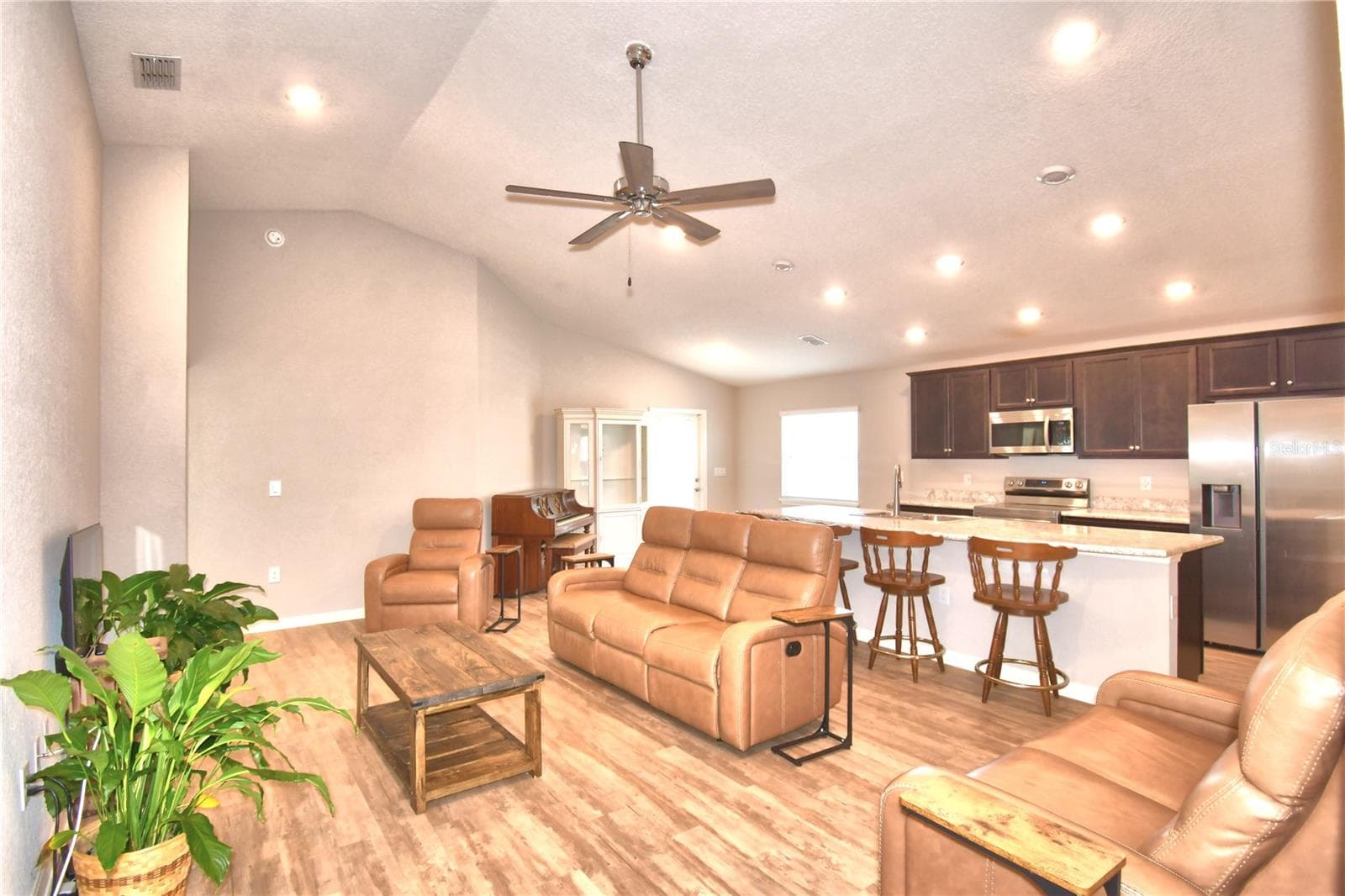 Single Family Residence at 1390 MEZZAVALLE WAY, AUBURNDALE, photo 14 of 64