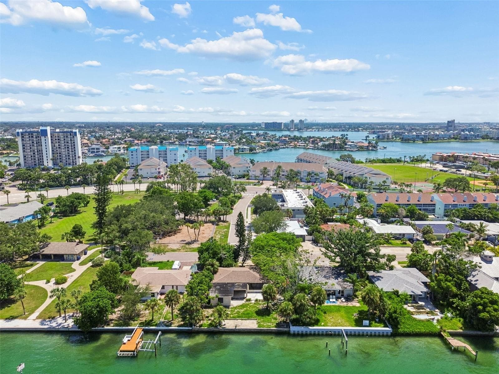 Single Family Residence at 9300 GULF BLVD, ST PETE BEACH, photo 9 of 20