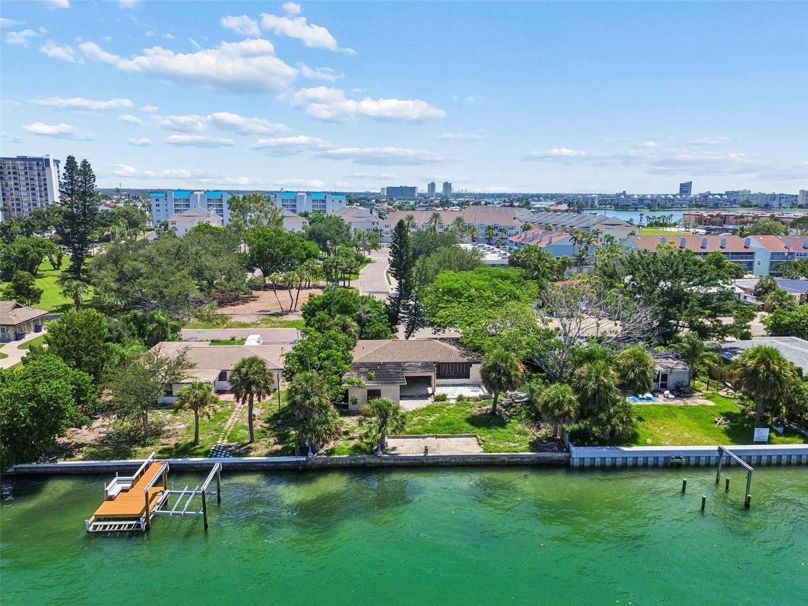 Single Family Residence at 9300 GULF BLVD, ST PETE BEACH, photo 16 of 20