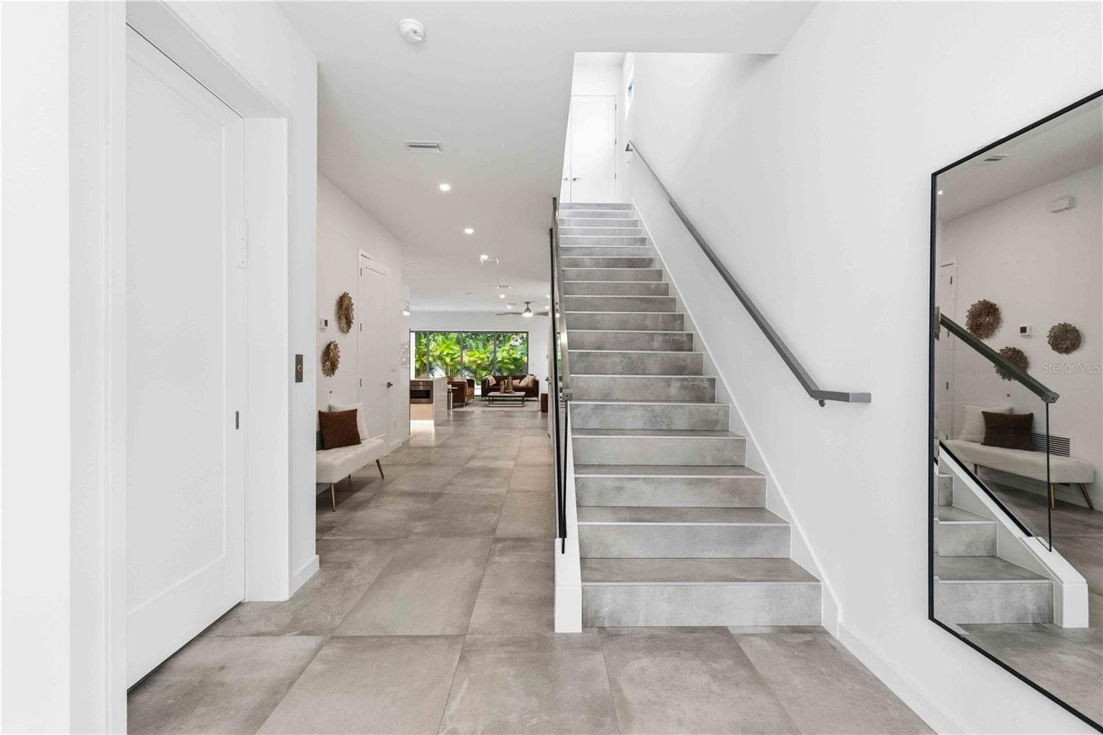 Single Family Residence at 1671 ARLINGTON ST, SARASOTA, photo 5 of 28