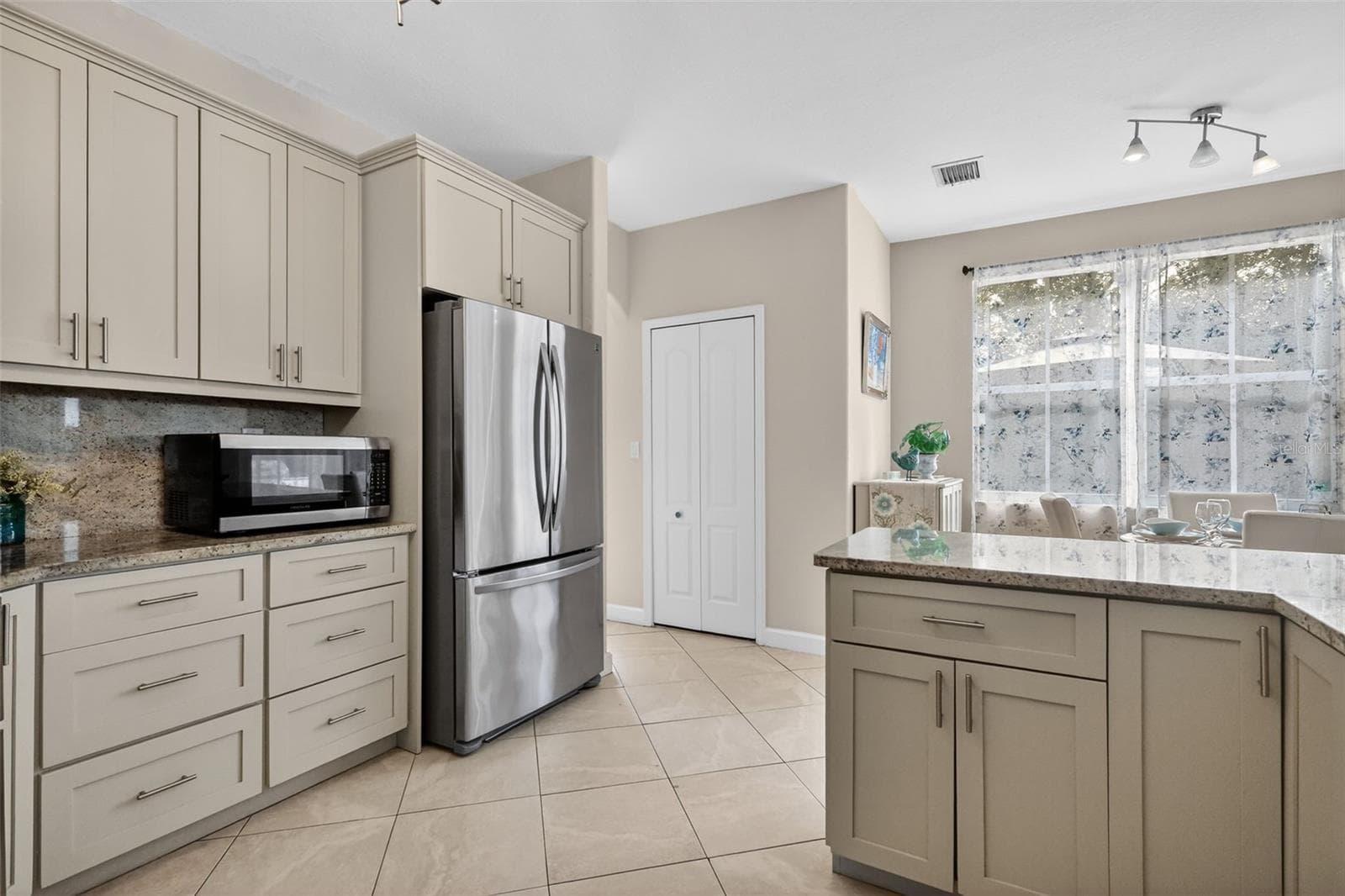 KITCHEN - 15144 SW 20TH ST, MIAMI