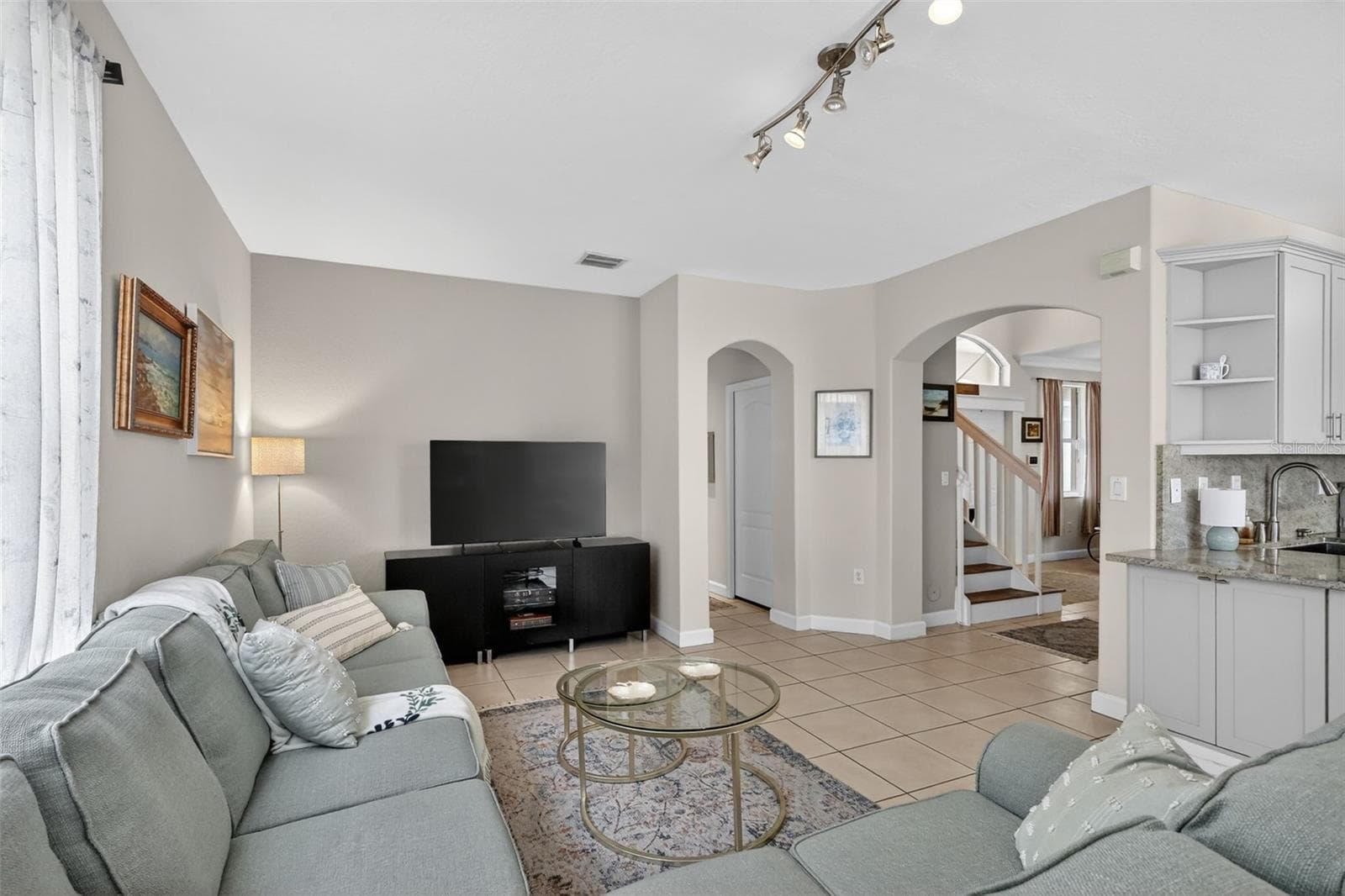 FAMILY RM - 15144 SW 20TH ST, MIAMI