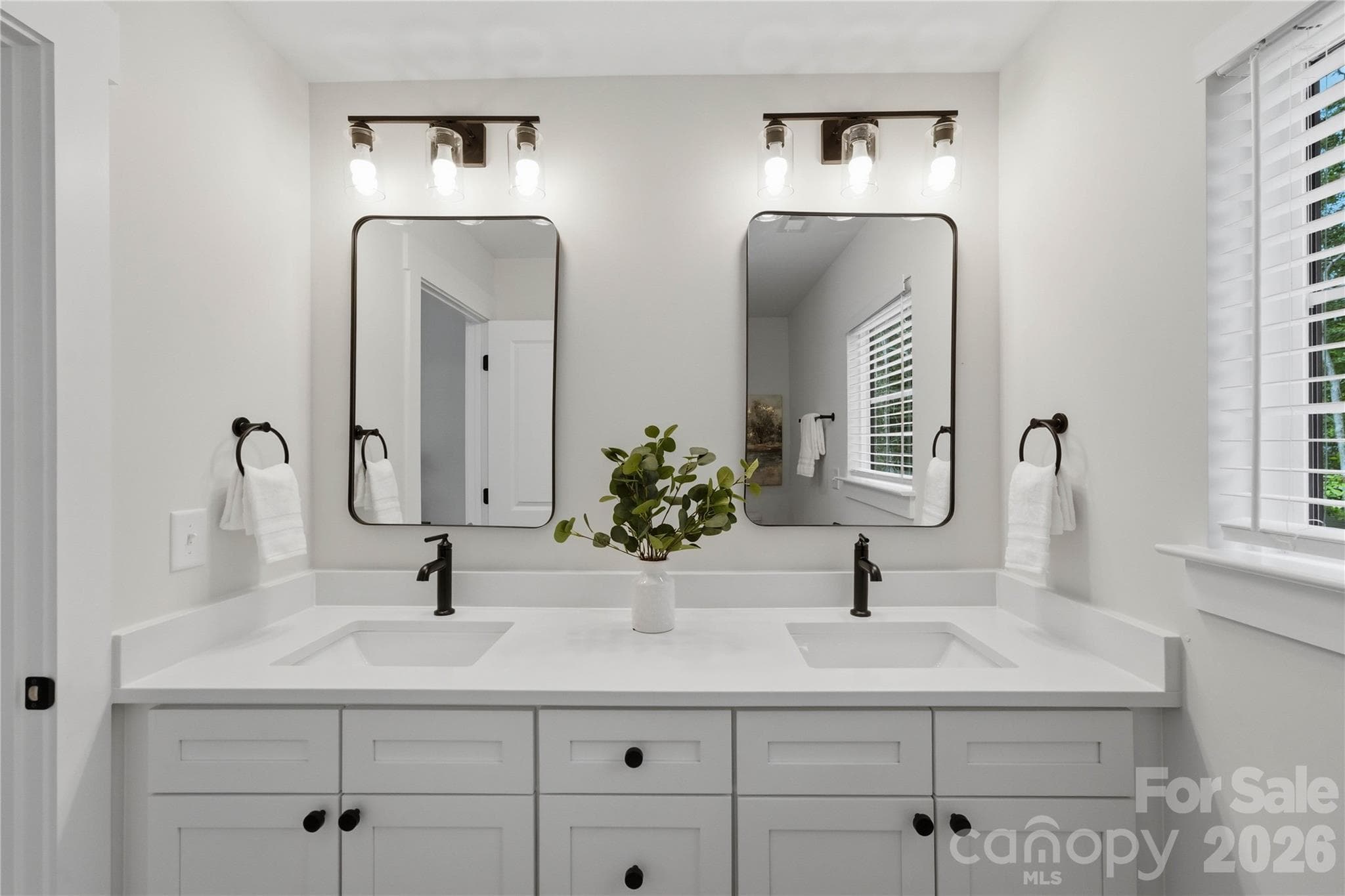 Primary bath - 14133 Woodhurst Lane, Mint Hill