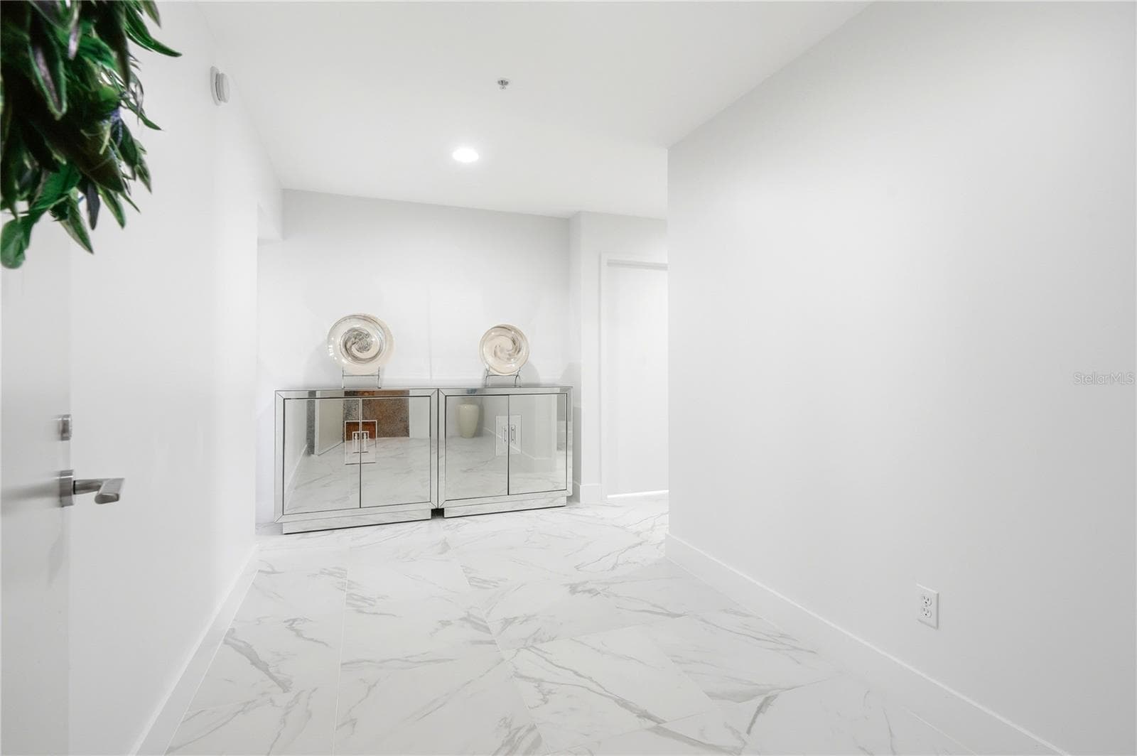 Condominium at 175 1ST ST S #1008, ST PETERSBURG, photo 3 of 37