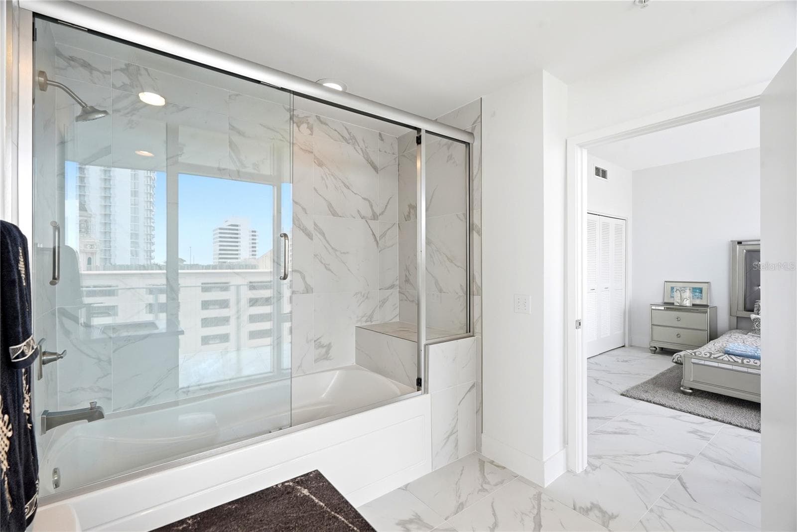 Condominium at 175 1ST ST S #1008, ST PETERSBURG, photo 24 of 37