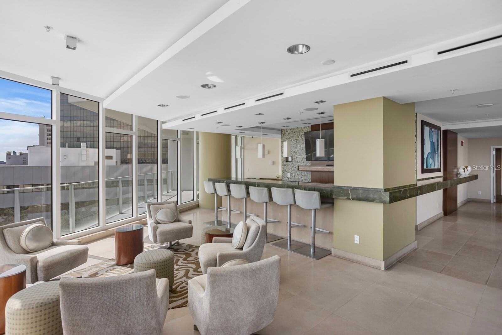Condominium at 175 1ST ST S #1008, ST PETERSBURG, photo 33 of 37