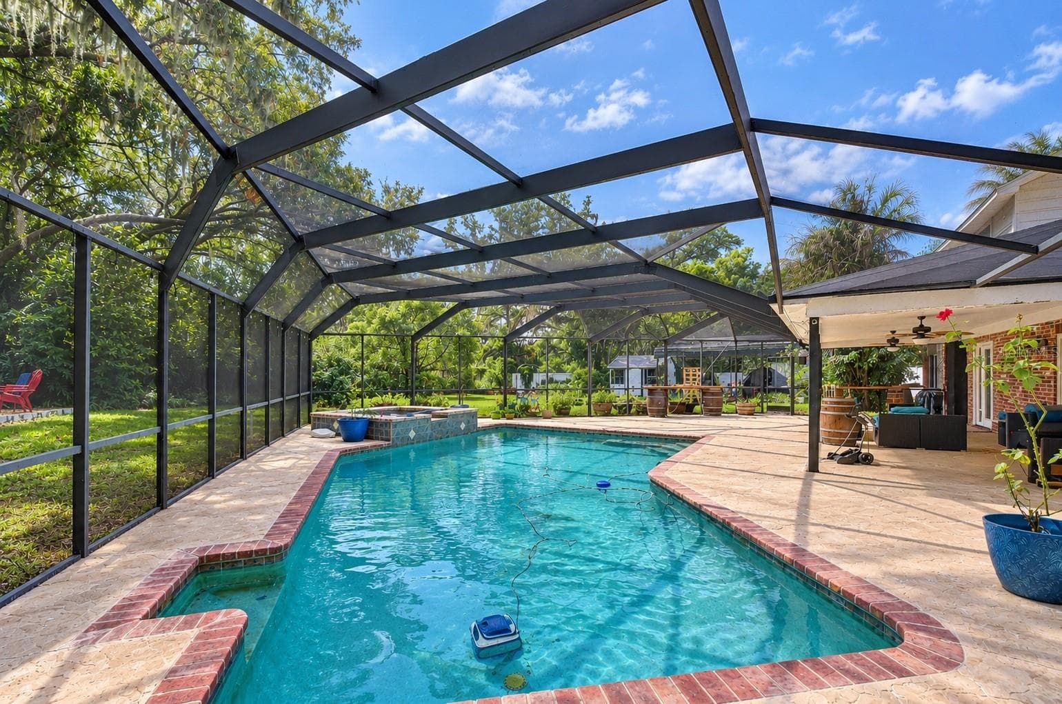New pool pump adds to the property's extensive list of improvements - 901 WOODVIEW DR, BRANDON