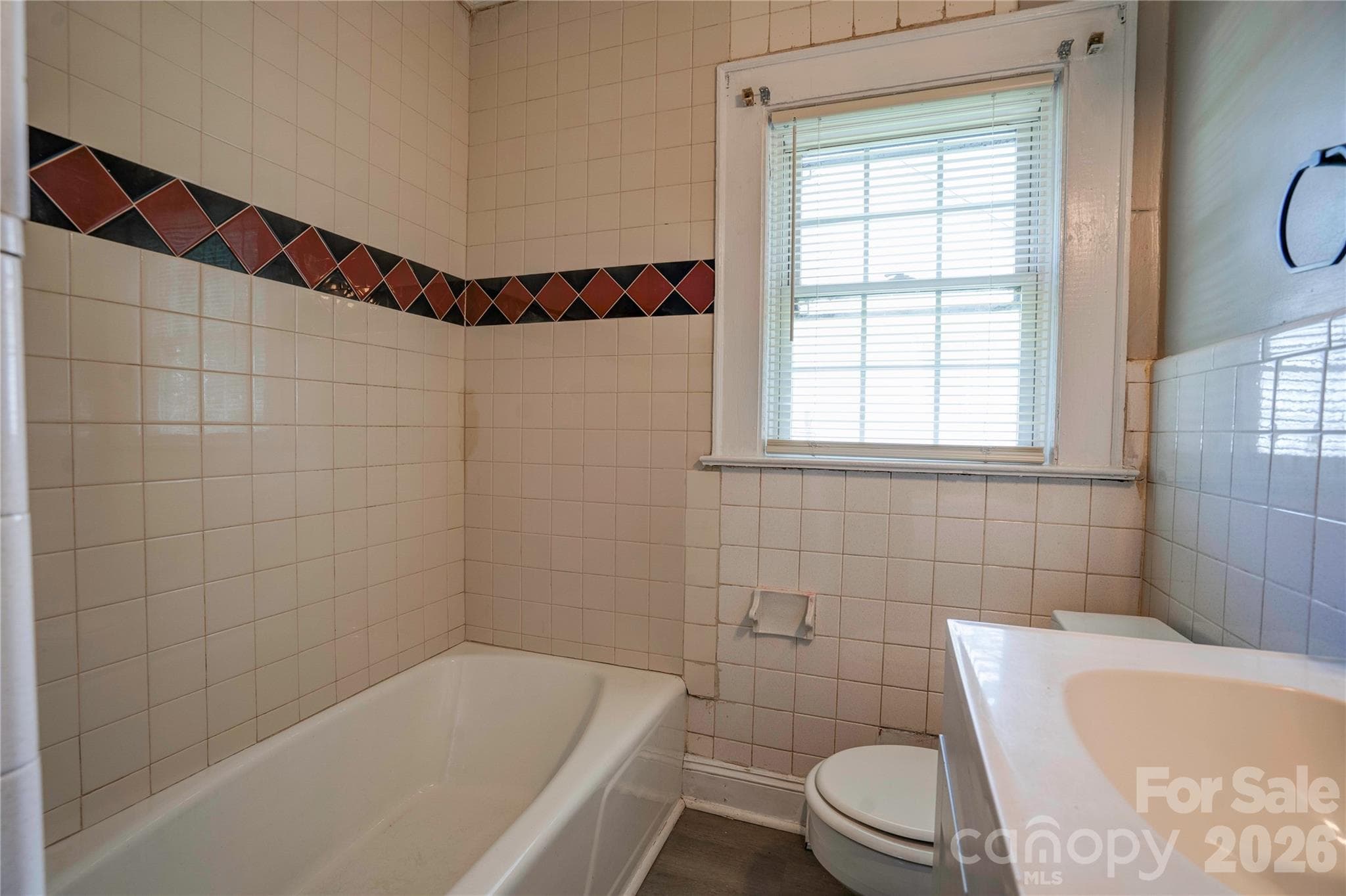 Bathroom 1 - 605 Meadowbrook Road, Kings Mountain