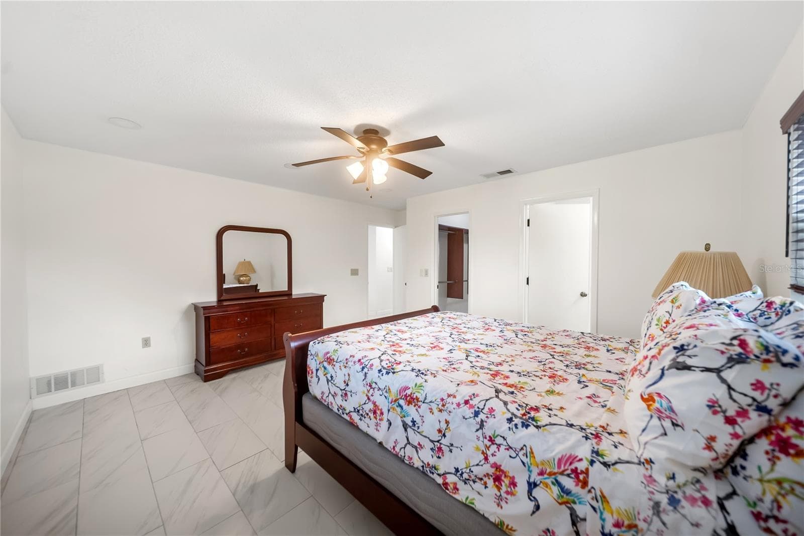 Single Family Residence at 112 WOODINGHAM DR, VENICE, photo 12 of 47