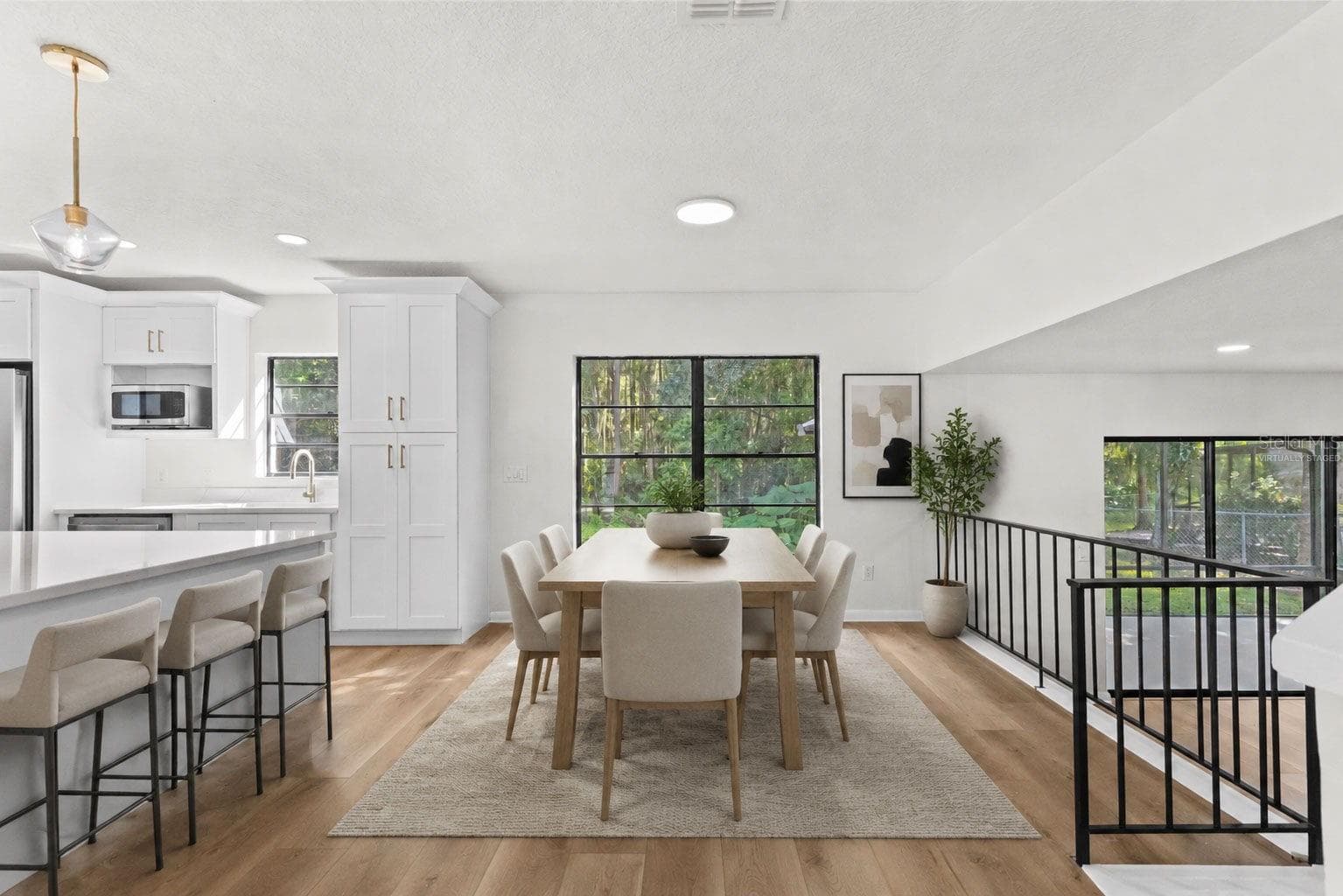 virtually staged - 3720 MURRAY DALE DR, VALRICO