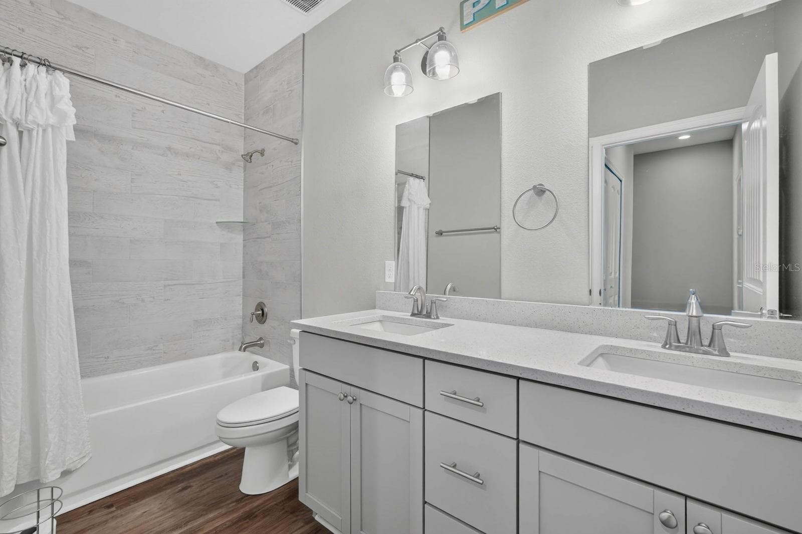 Single Family Residence at 3330 WILLOW OAK DR, EDGEWATER, photo 20 of 46